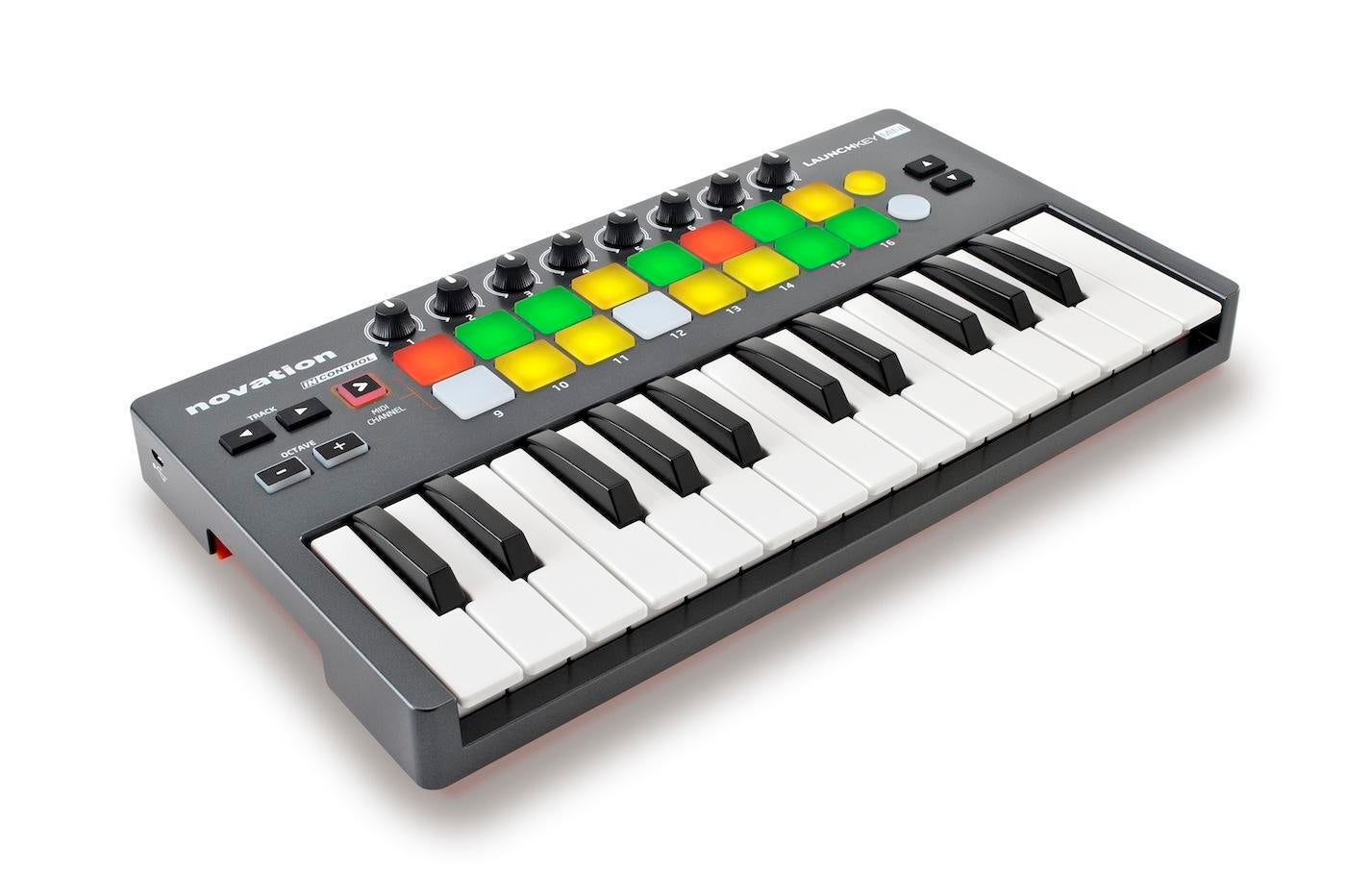 Novation_LaunchKey_Mini_3quart_Elevated