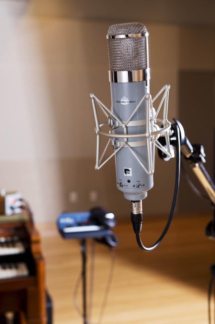 Chandler_redd_mic_studio