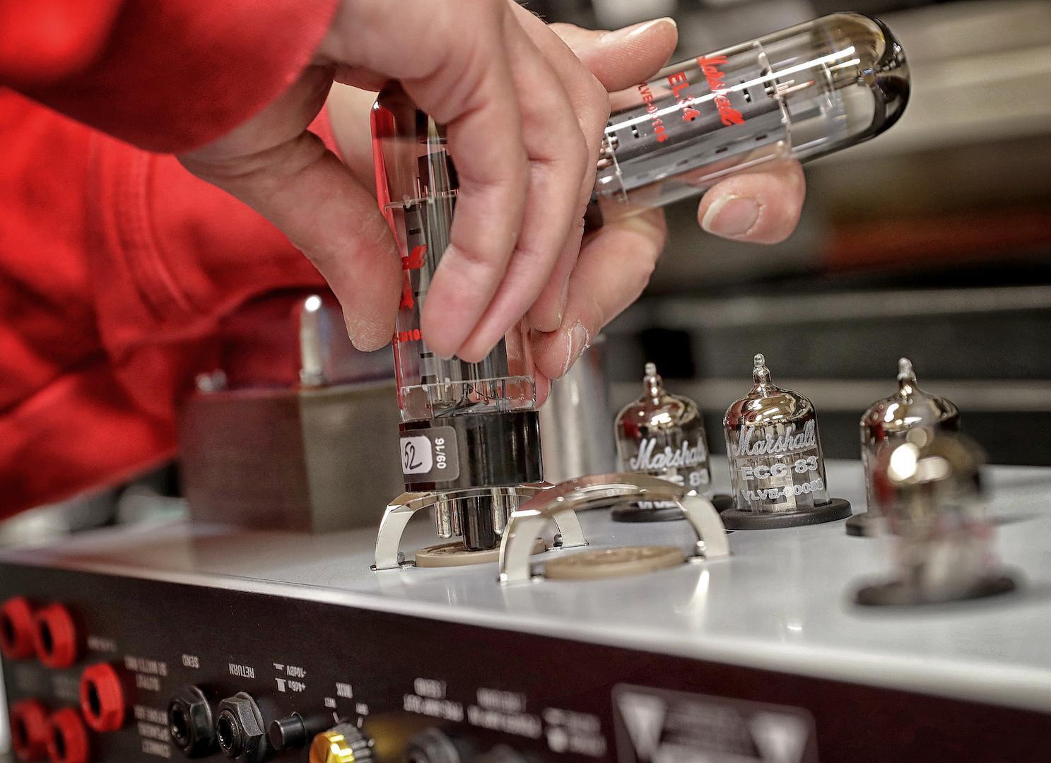 The History of the Legendary Marshall JCM800 2203 - InSync