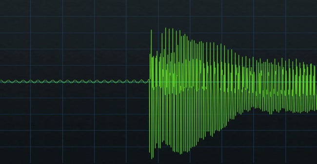 Hum only (left) and guitar note (right). Hum only (left) and guitar note (right).