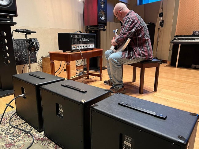 Sweetwater's Nick Bowcott compares the two broken-in speakers to the newly unboxed version.