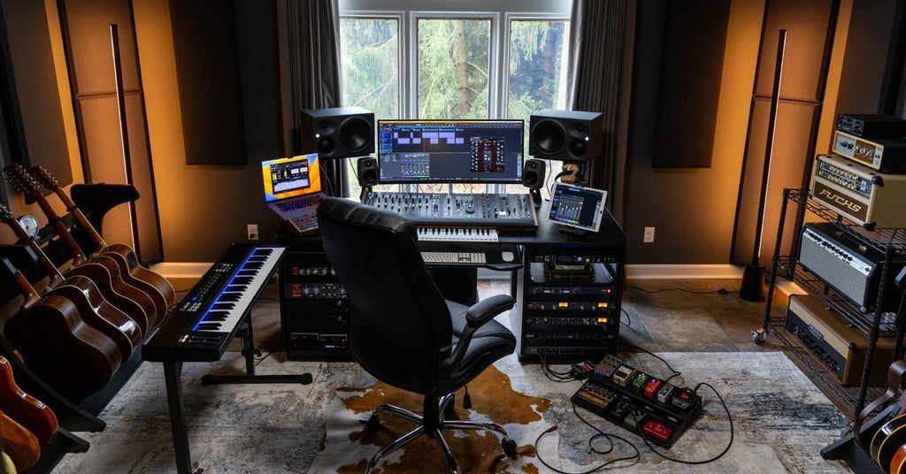 https://media.sweetwater.com/m/insync/2024/12/20241022_What_to_Consider_When_Building_A_Studio_Designing_a_Workspace_1600x838_01.jpg?fit=cover&height=536&width=1024