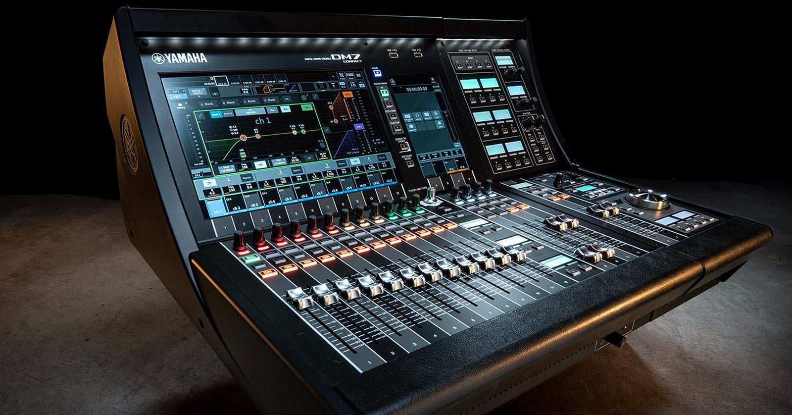 DJ機材 YAMAHA MIXING CONSOLE Yamaha DM7-EX Compact 72-Channel Digital Mixing Console with