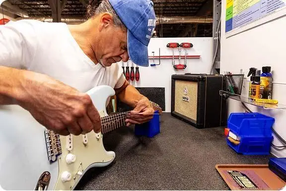 Guitar Gallery Inspection