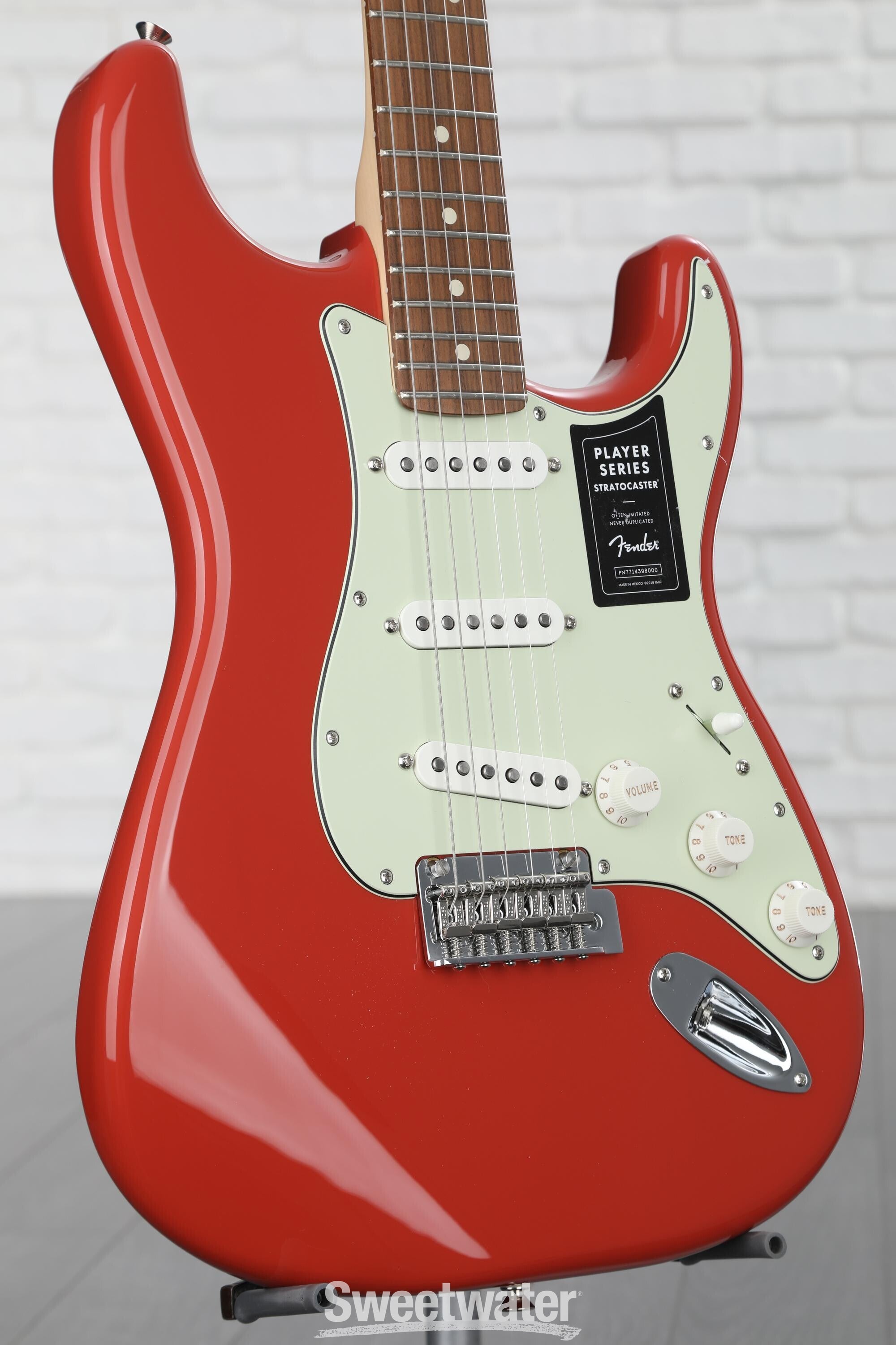 Fender LE Player Stratocaster Fiesta Red-