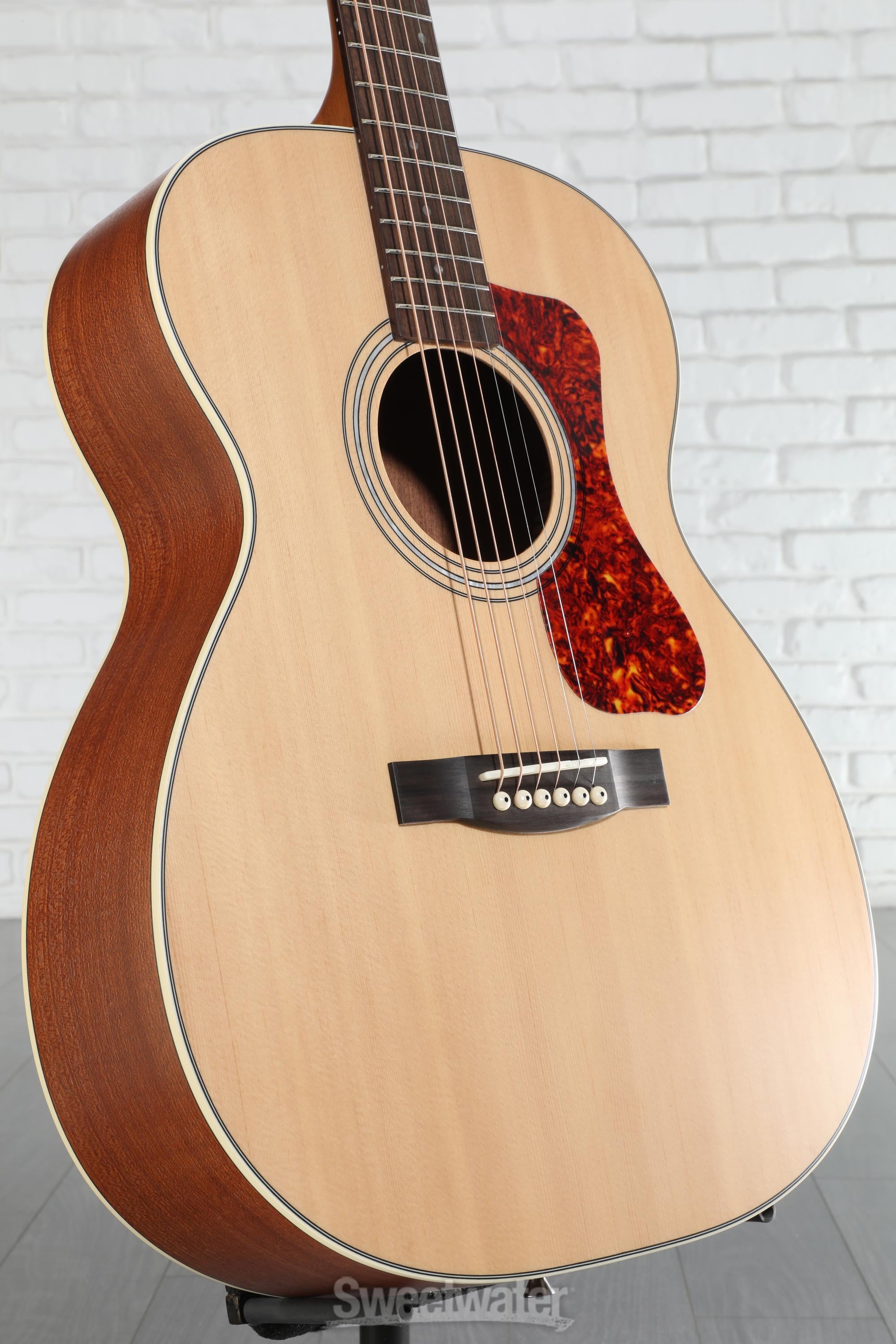 GUILD OM-240E アコースティックギター Guild OM-240E Acoustic-electric Guitar - Natural | Sweetwater