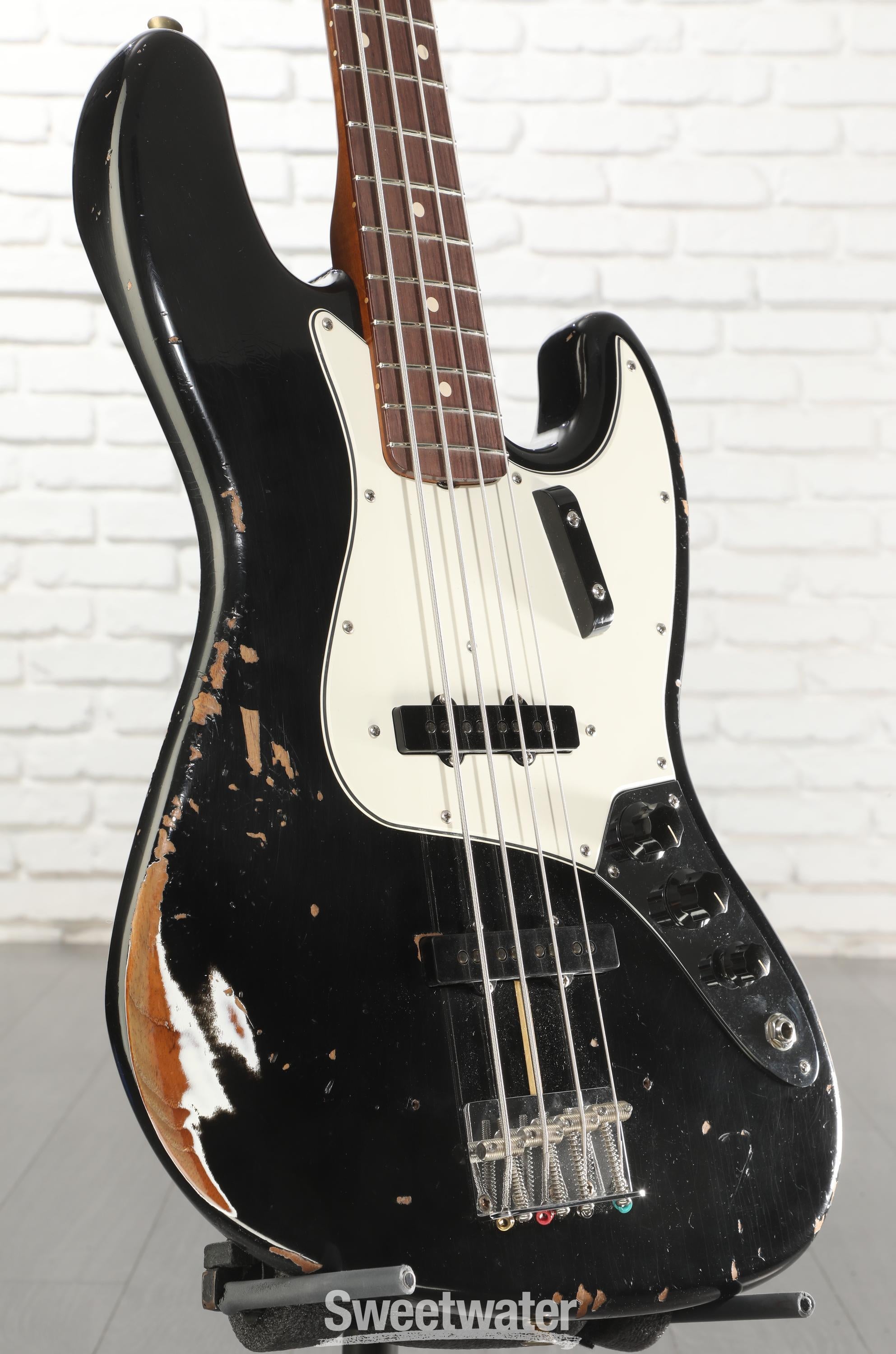 Photo of Fender Custom Shop Featherweight Roasted 1962 Jazz Bass Heavy Relic - Black