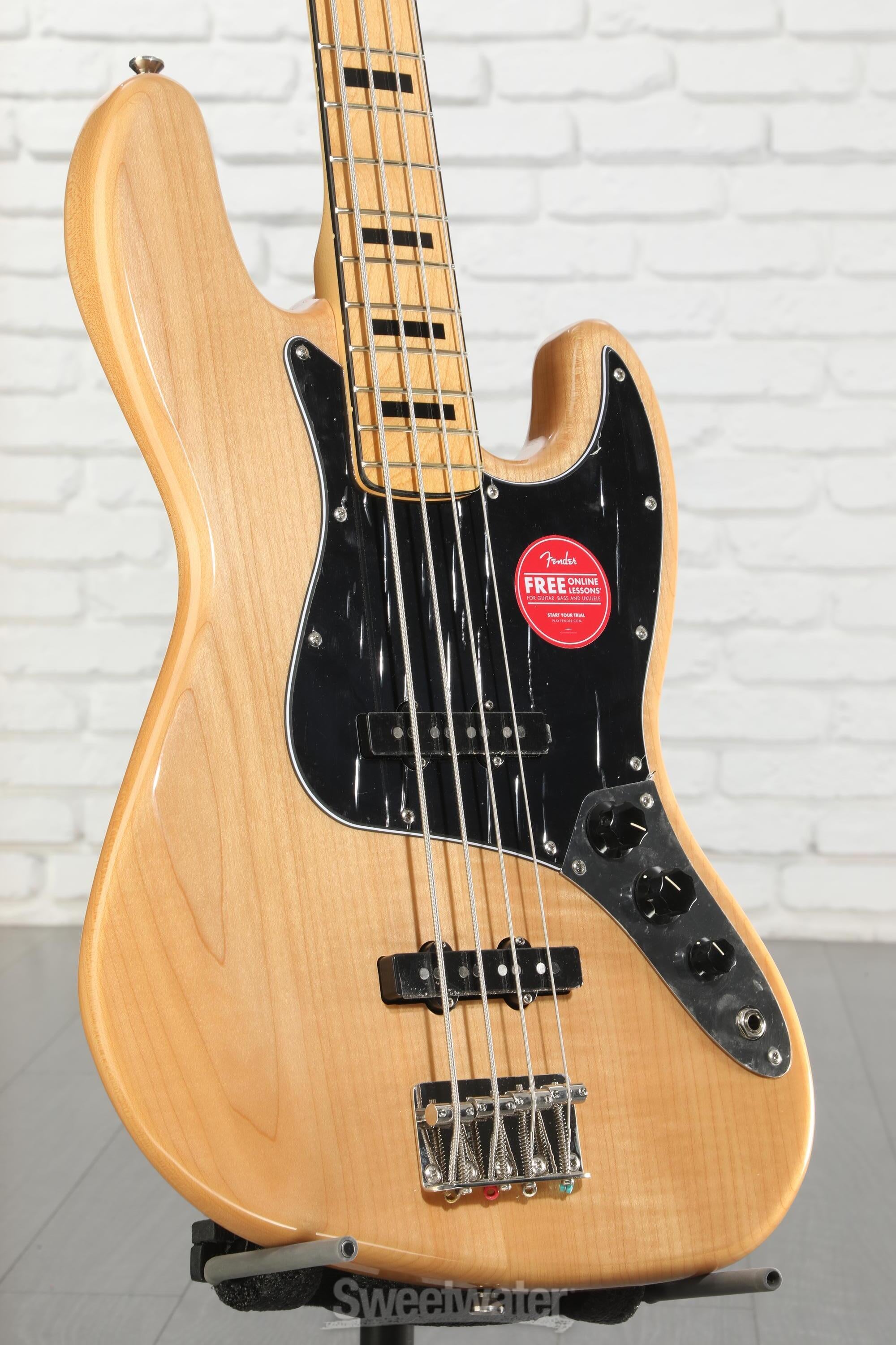 Squier by FENDER jazz Bass ケース付き Squier by FENDER jazz Bass ケース付き Squier by FENDER jazz Bass