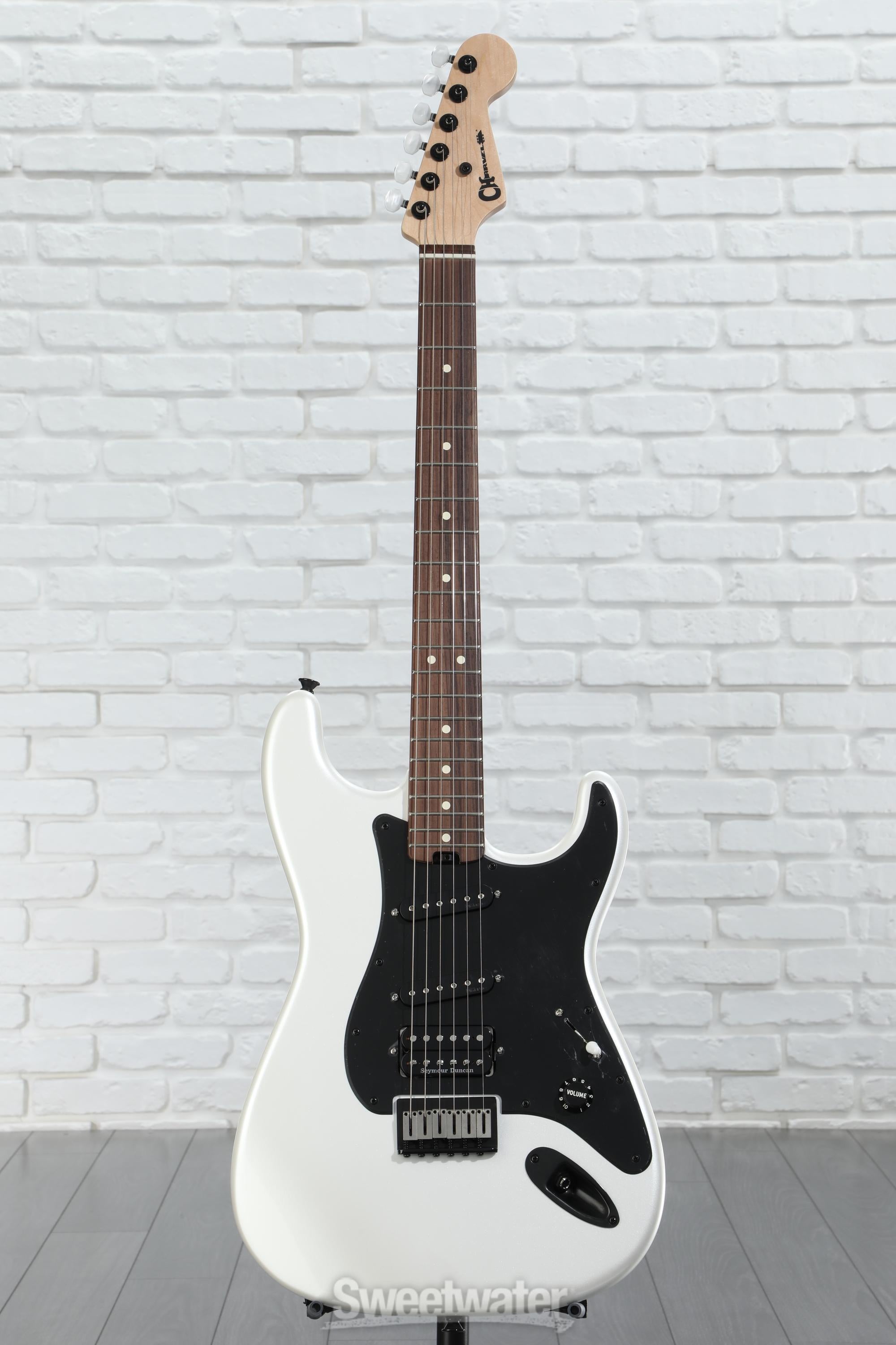 Charvel Jake E. Lee Signature Pro-Mod So-Cal Style 1