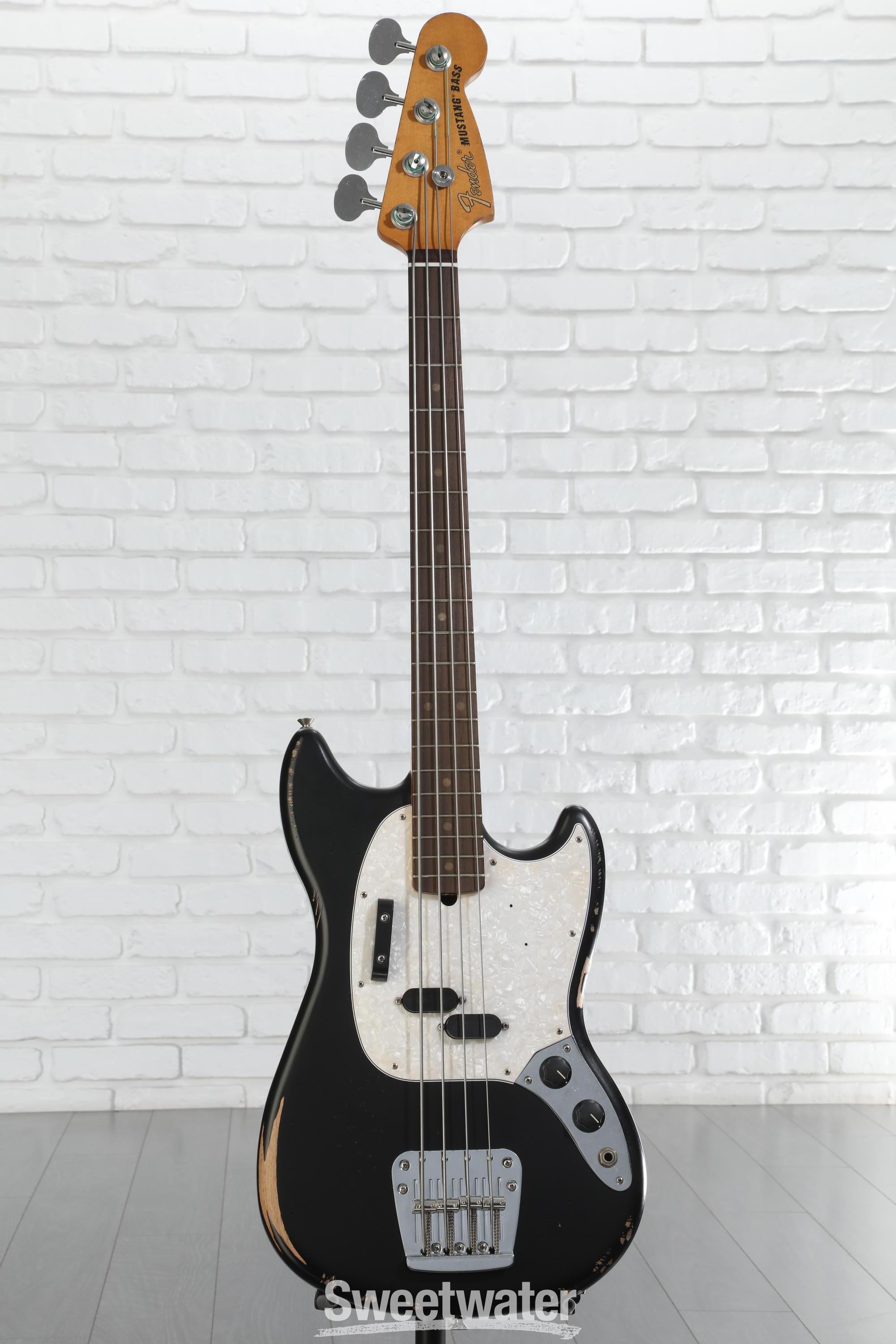 ベース FENDER JMJ Road Worn Mustang Bass Black JMJ Road Worn Mustang Bass - Black – Dave's Guitar Shop