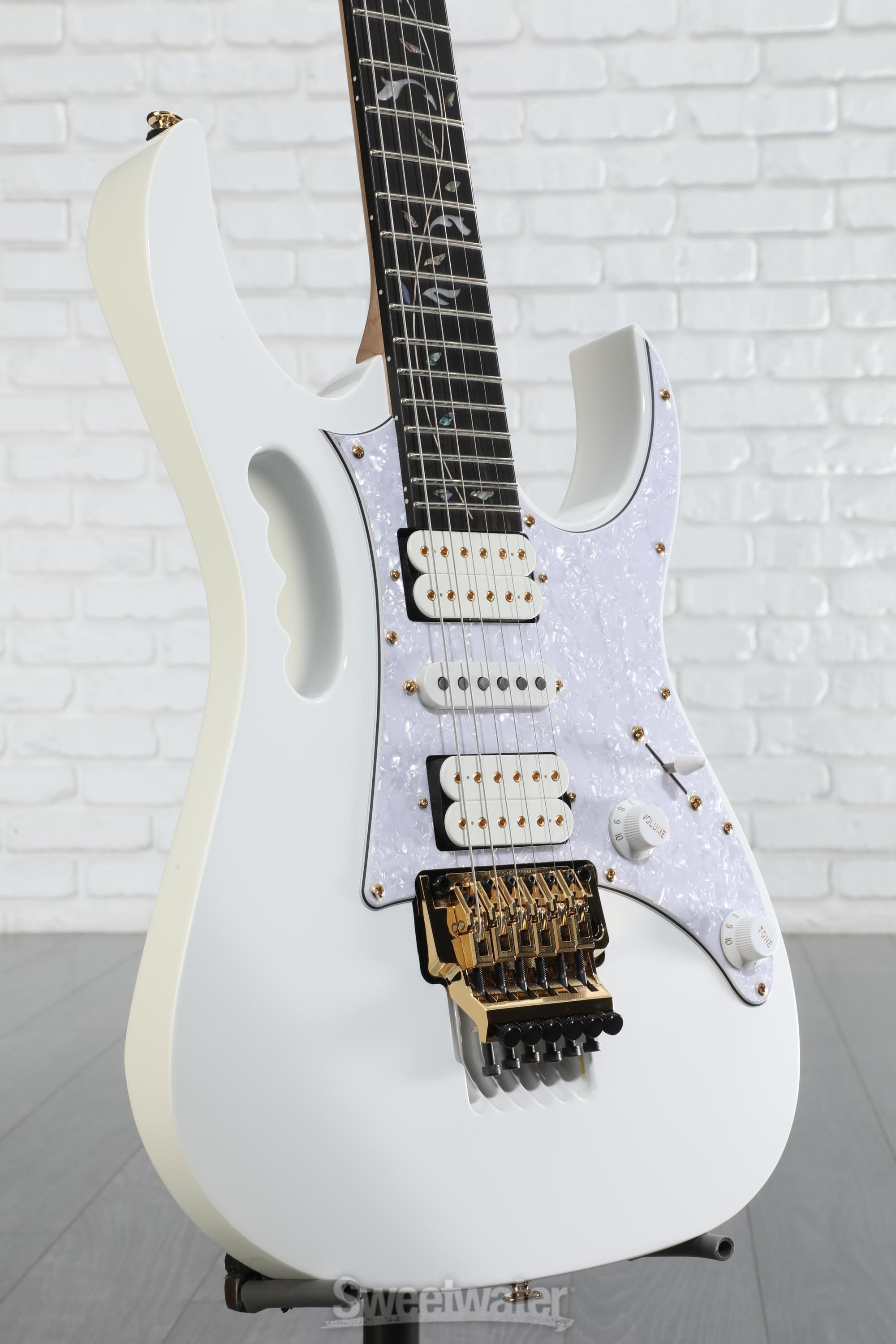 Ibanez Steve Vai Signature Premium JEM7VP - White | Sweetwater