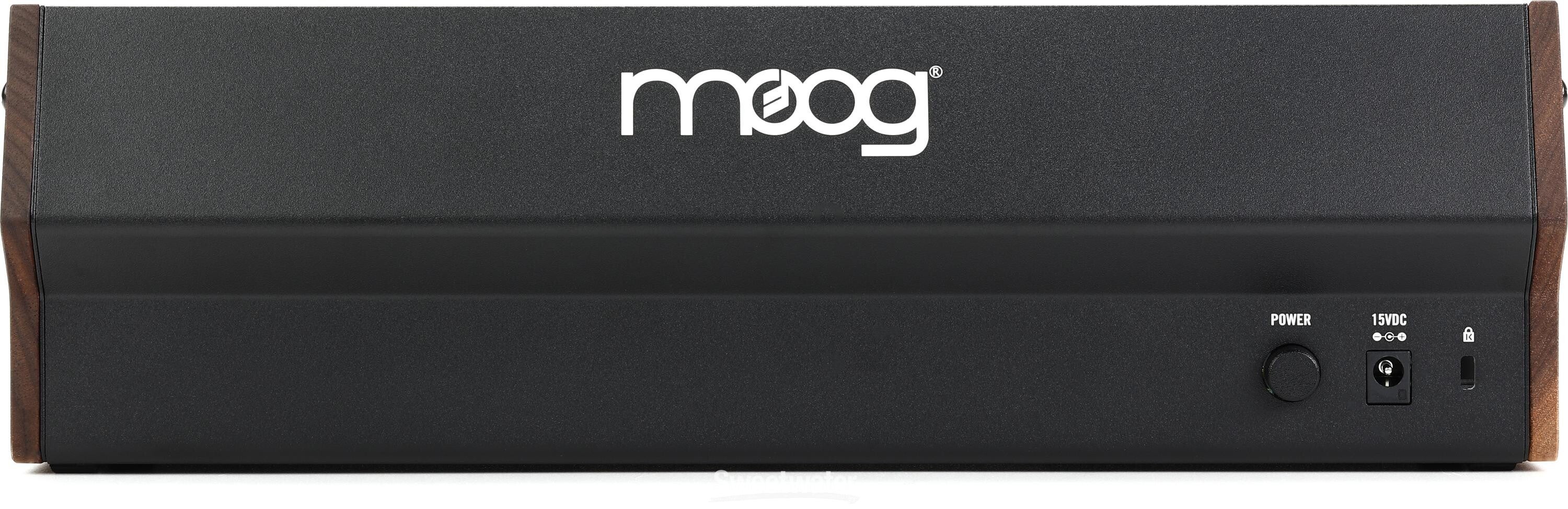 Moog 60HP Powered Eurorack Case | Sweetwater