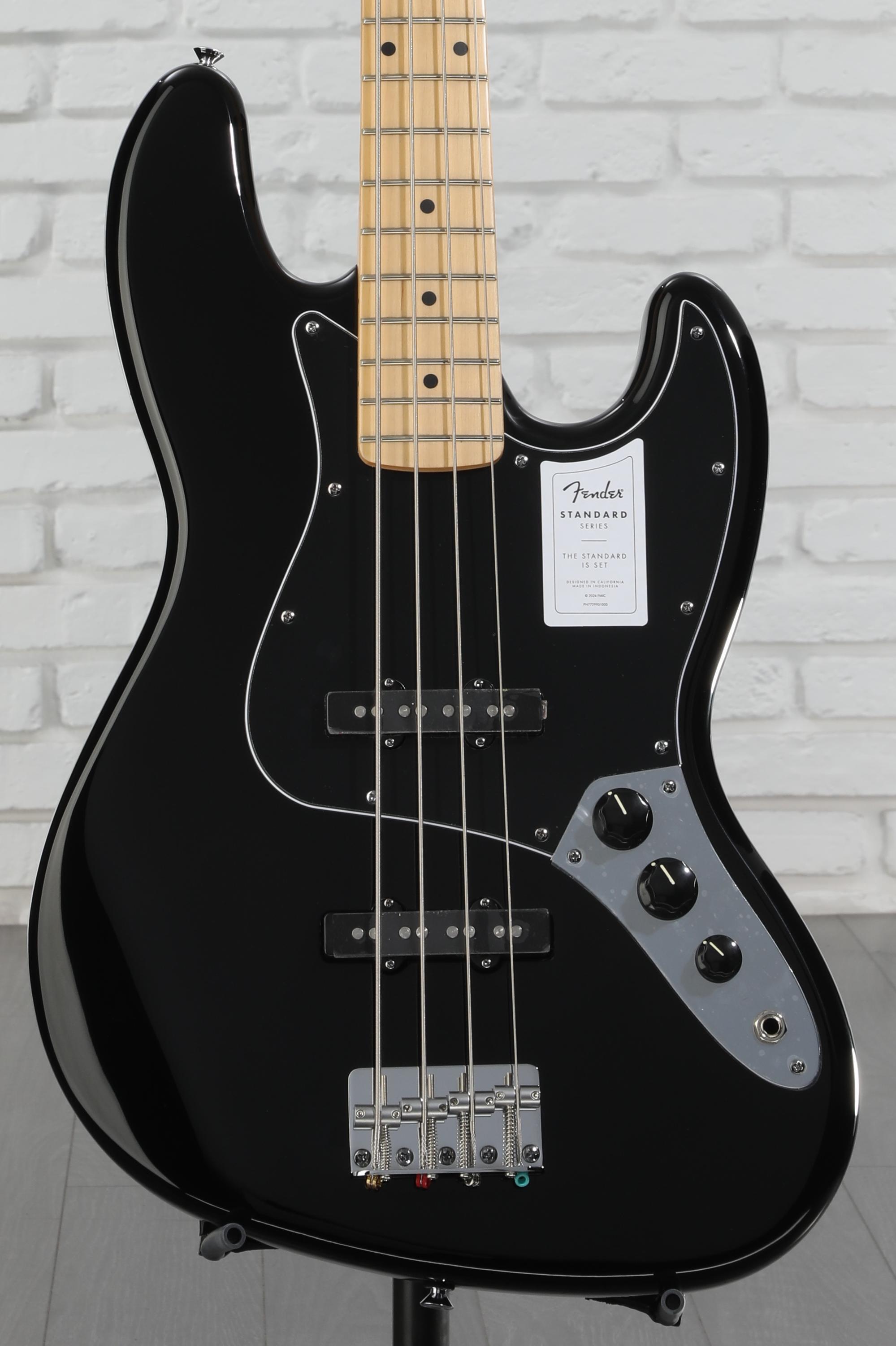 Fender Standard Jazz Bass - Black, Maple Fingerboard