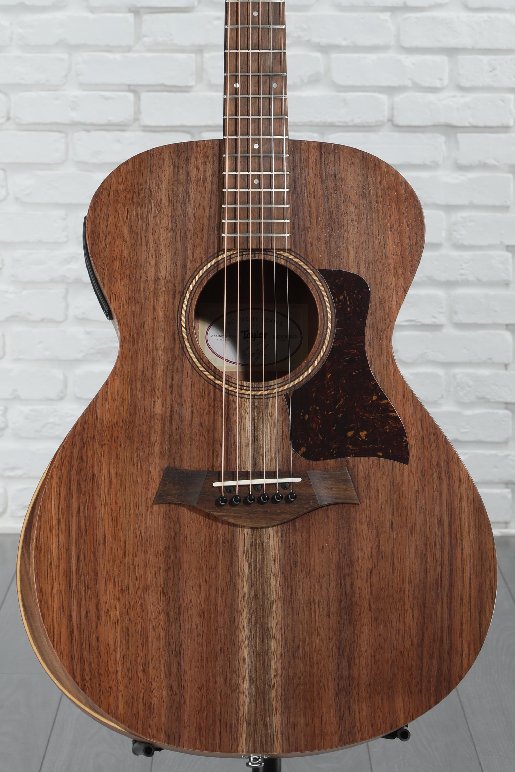 Taylor Academy 22e Acoustic-electric Guitar - Natural