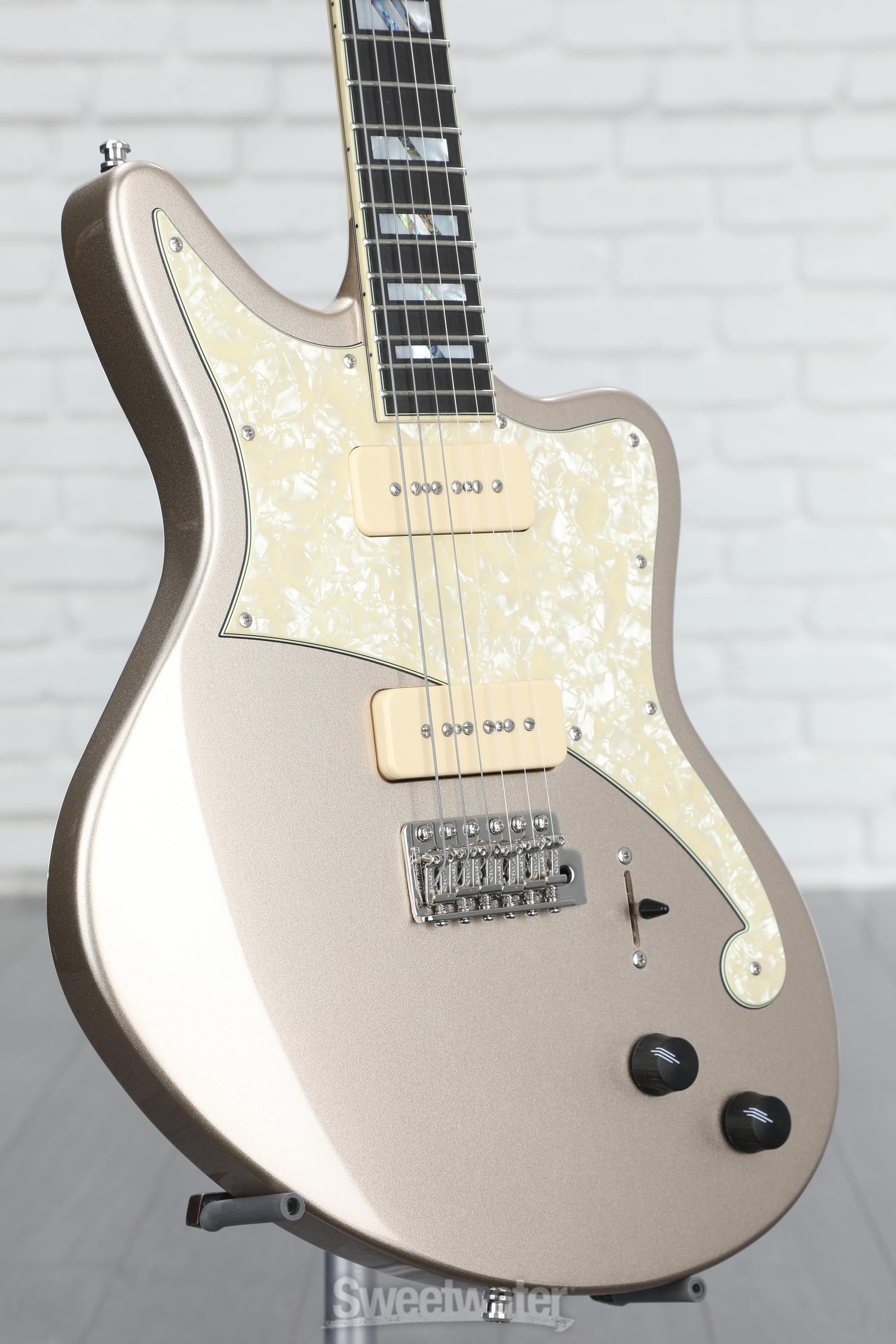 ギター D'Angelico Deluxe Atlantic Desert Gold D'Angelico DELUXE ATLANTIC Series Electric Guitar (Desert Gold)