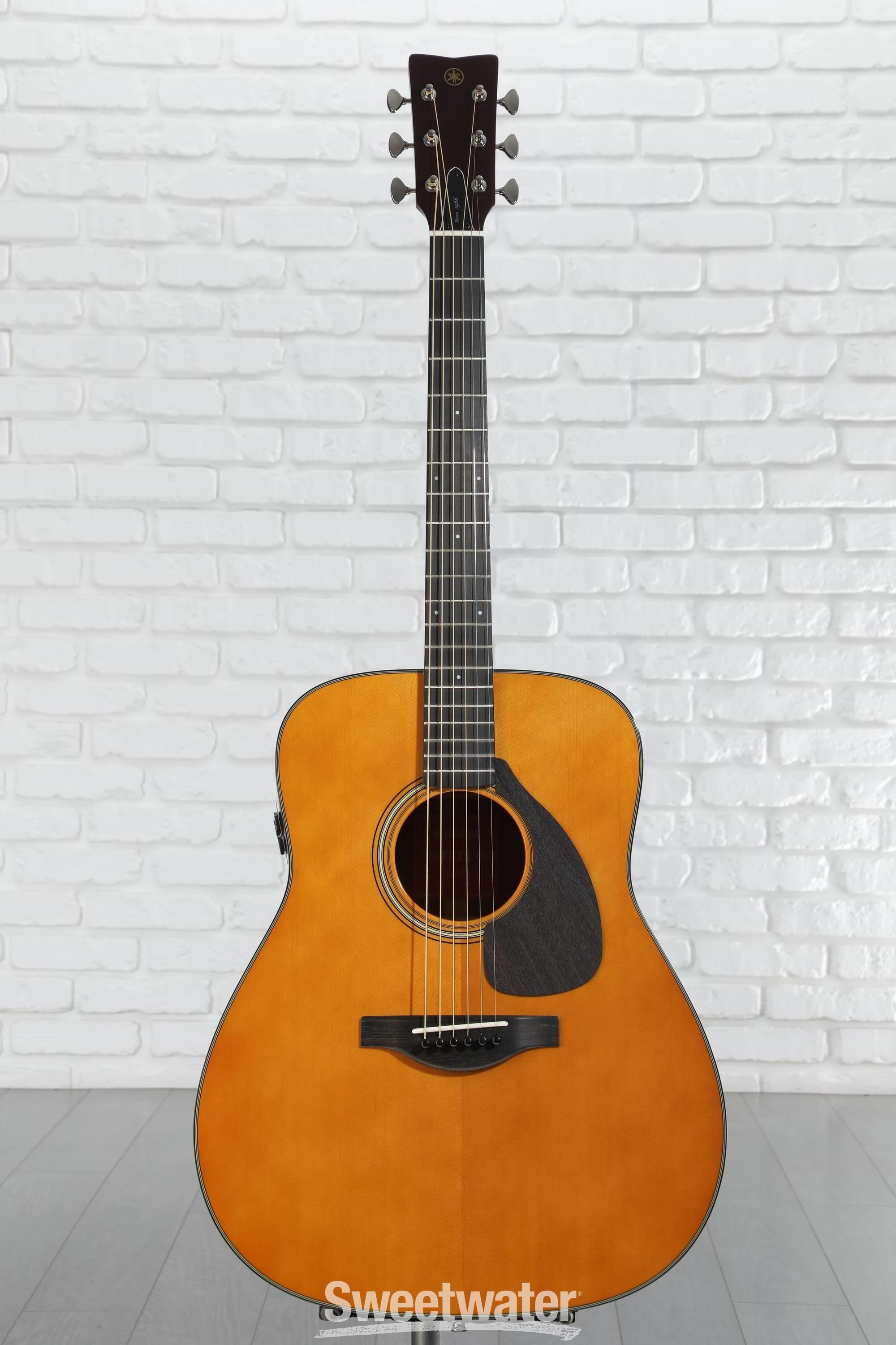 Yamaha FGX5 