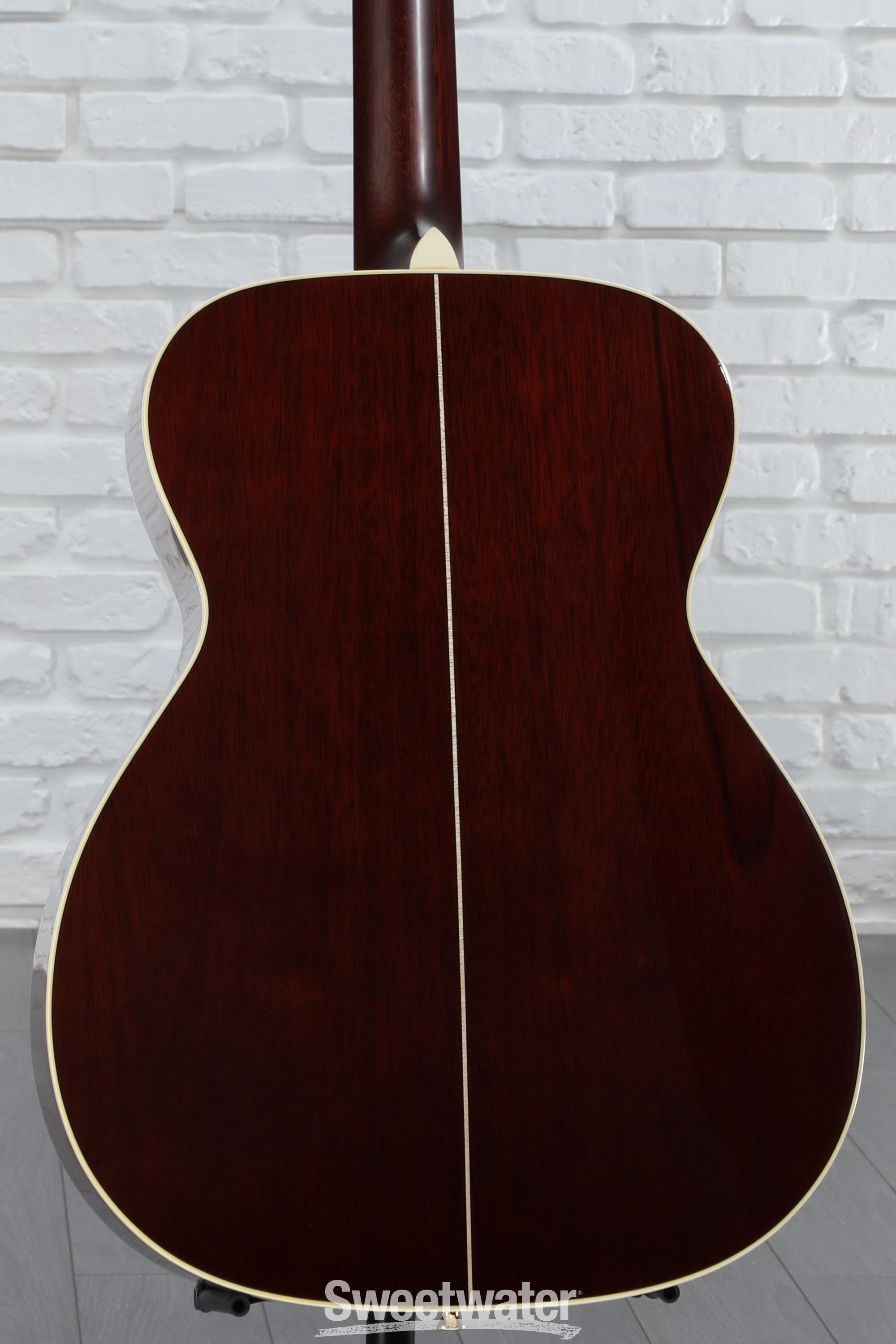 ラクダ　foithong rabkwan yaimai Alvarez Yairi (FYM66HD) Acoustic Guitar | Irvine Art and Music