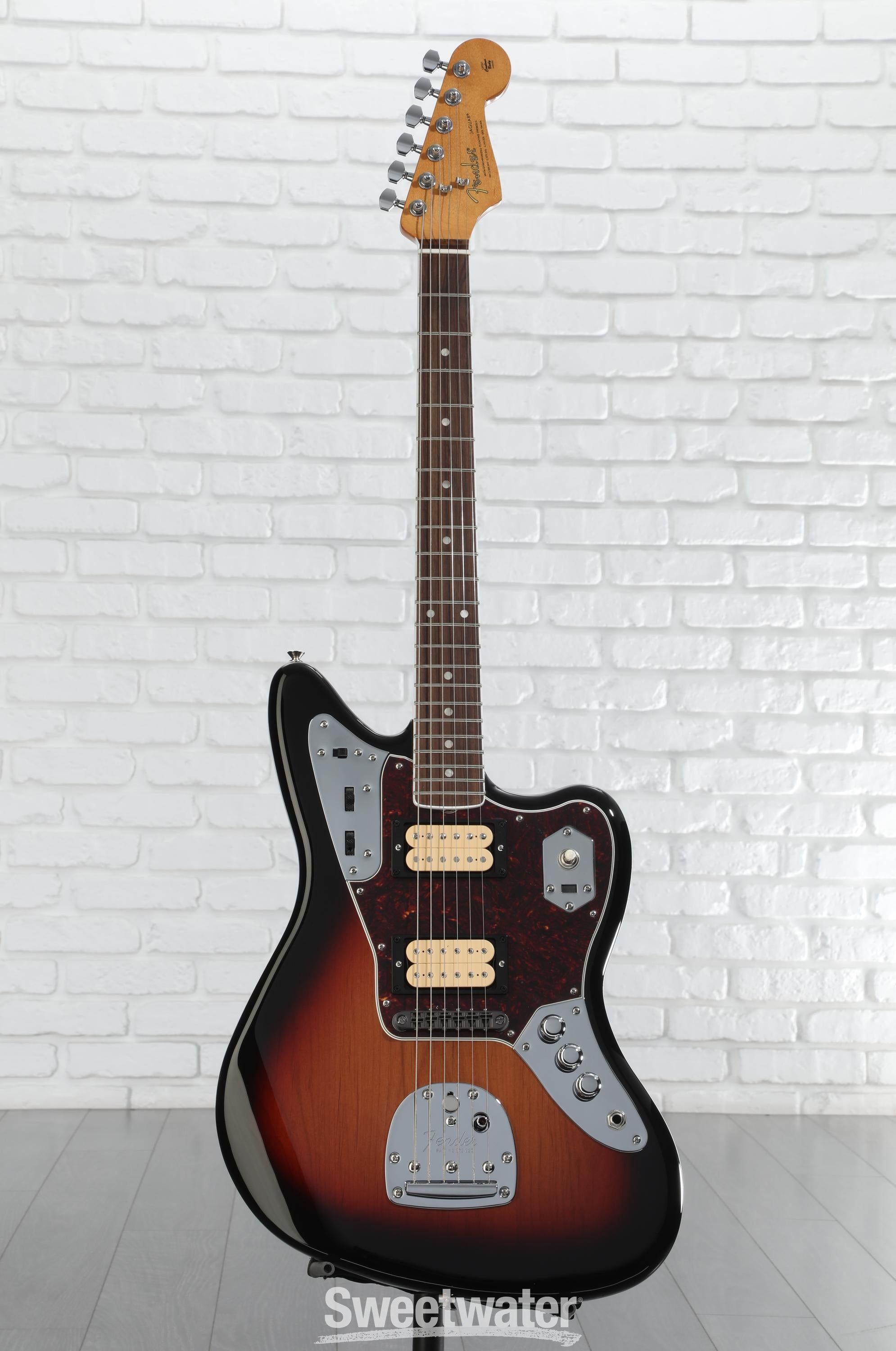 ギター FENDER Kurt Cobain Jaguar NOS Amazon.com: Fender Kurt Cobain Jaguar NOS - 3-Tone Sunburst