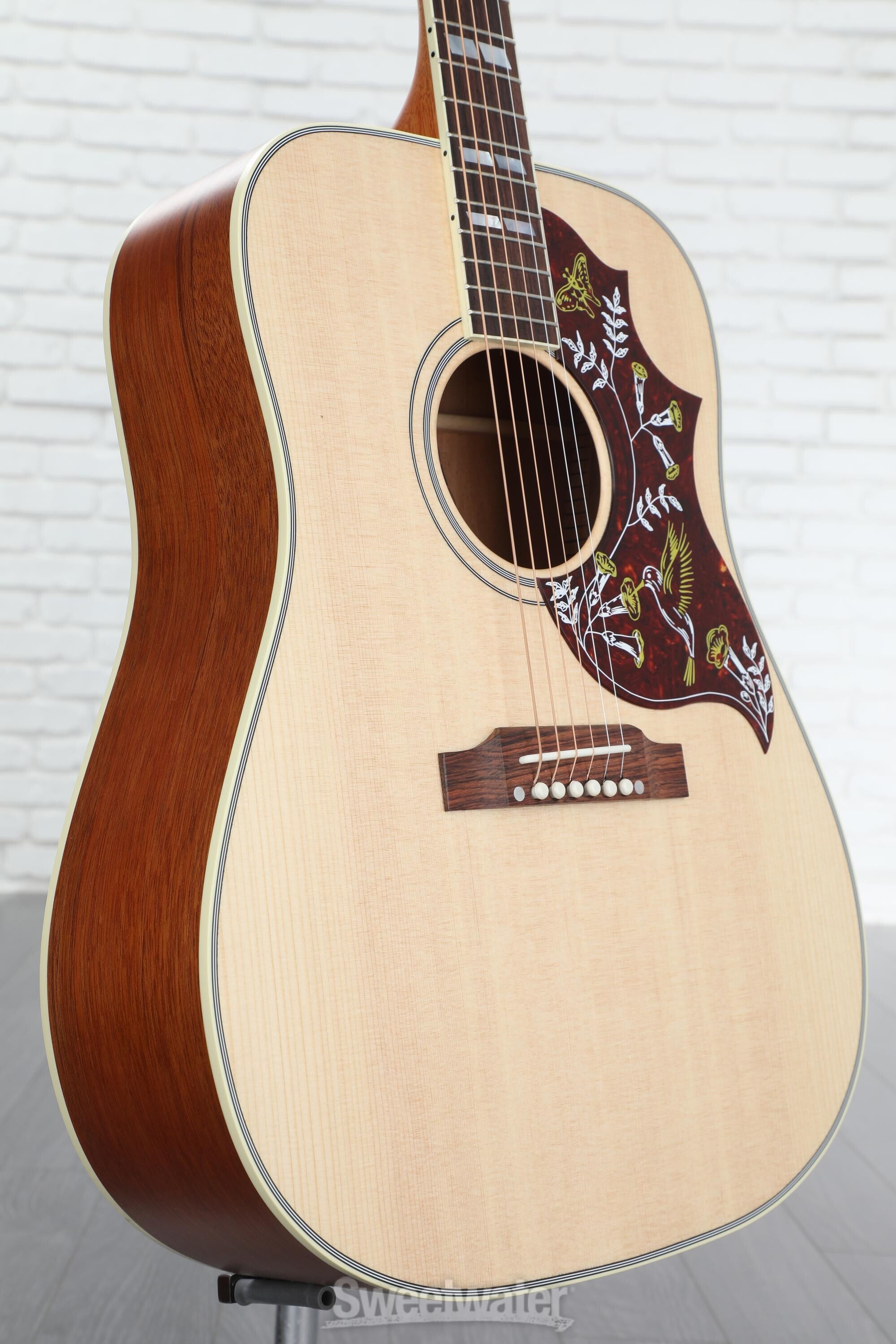 Gibson montana on sale hummingbird price