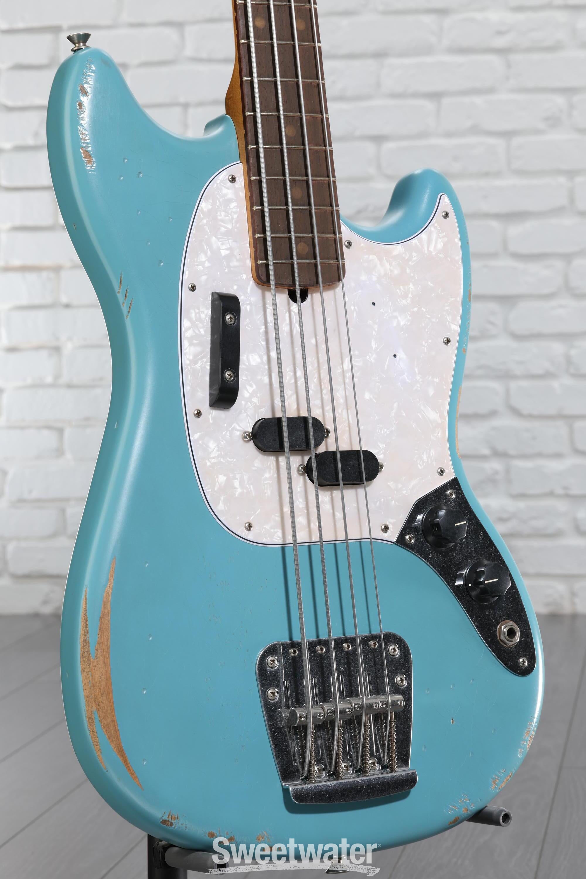 【最終値下げ】Fender JMJ Road Worn Mustang Bass Fender JMJ Road Worn Mustang Bass Guitar - Faded Daphne Blue