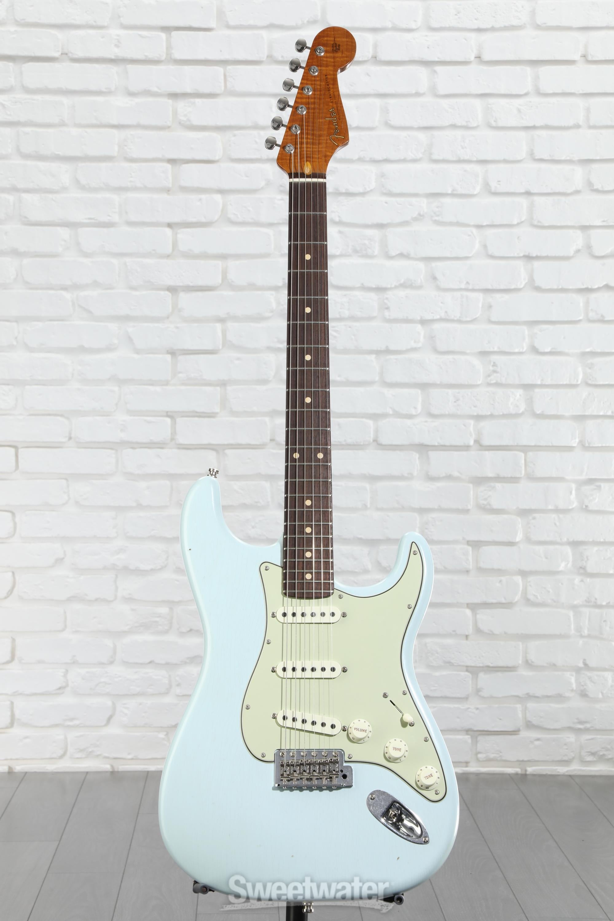 Fender Stratocaster ライトブルー Fender FSR Made in Japan Traditional Late 60s Stratocaster Lake