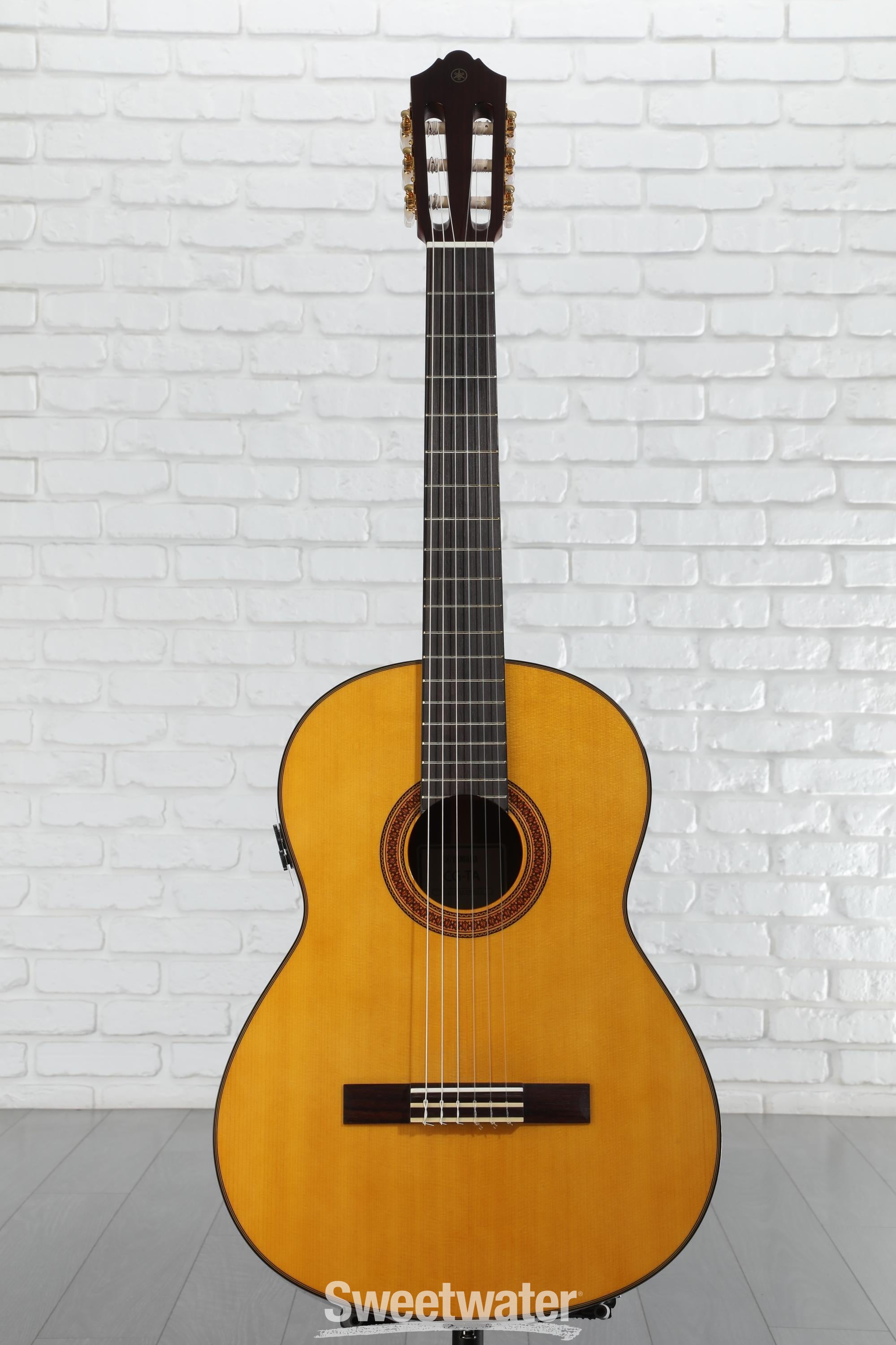 ギター CG-TA YAMAHA Yamaha CG-TA TransAcoustic Nylon-String Acoustic-Electric