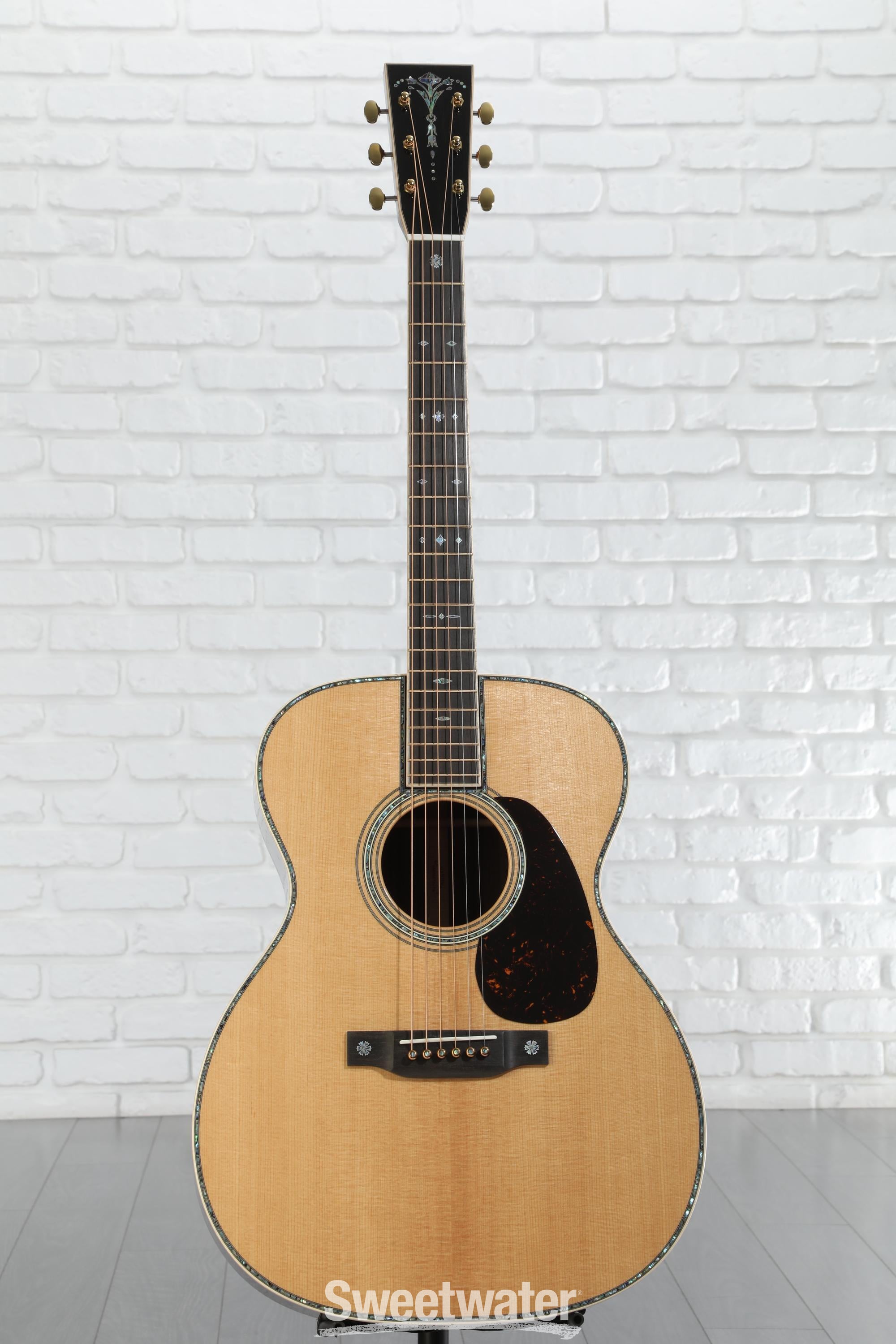 Martin 000-42 Modern Deluxe Acoustic Guitar - Natural | Sweetwater
