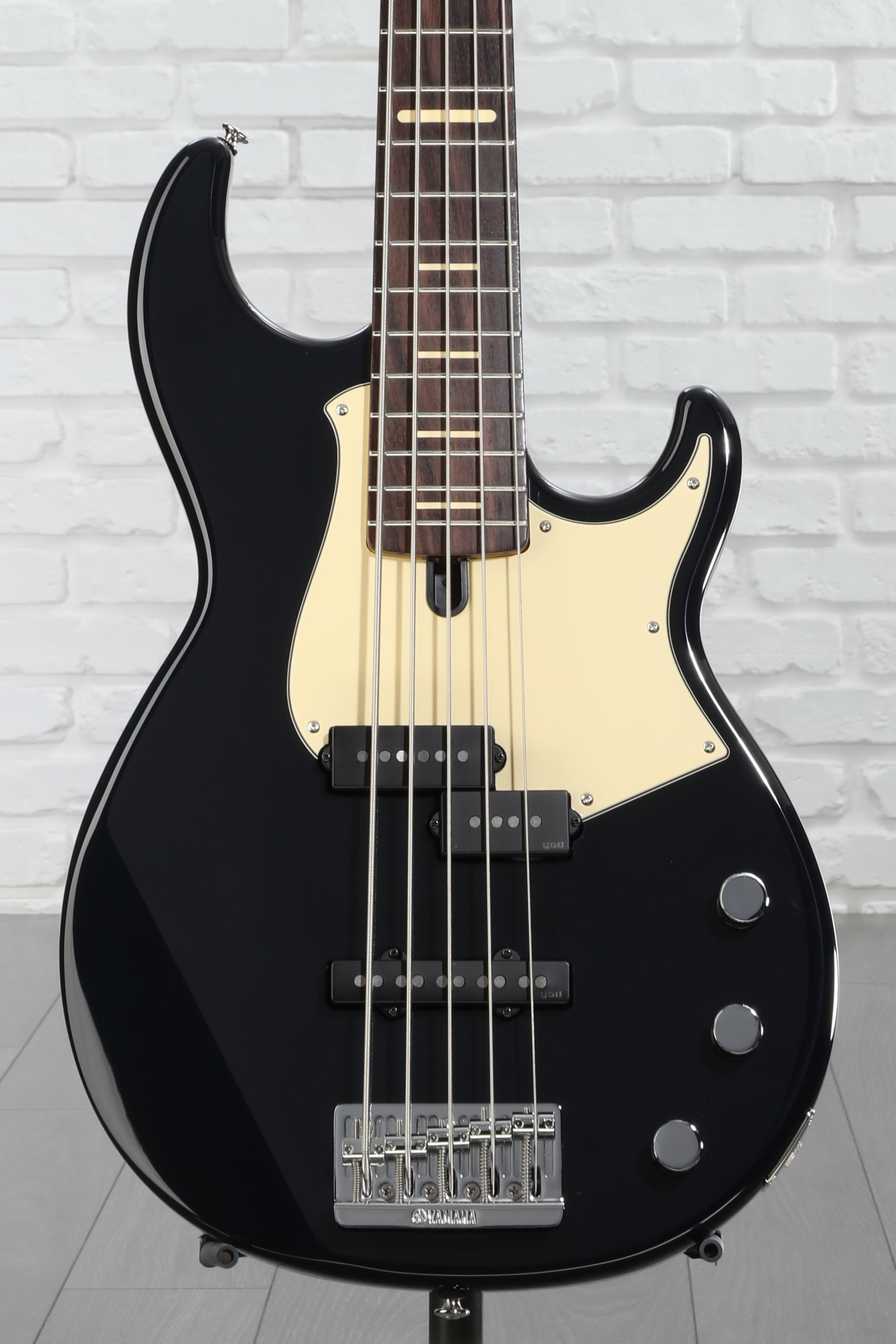 Yamaha BBP35 ミッドナイトブルー Yamaha BBP35 5-string Bass Guitar - Midnight Blue | Sweetwater