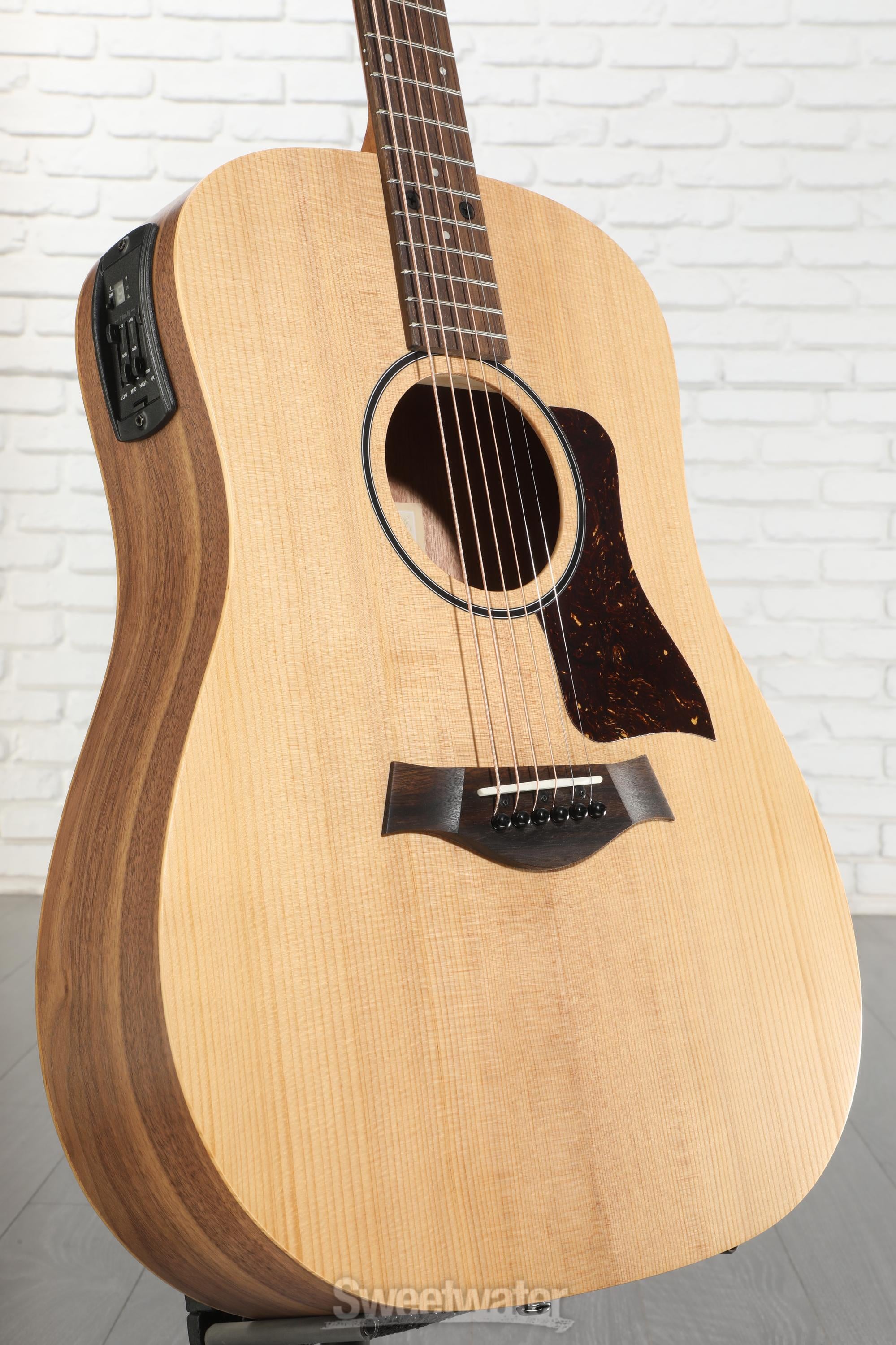 Taylor Big Baby Taylor BBTe Acoustic-electric Guitar - Natural