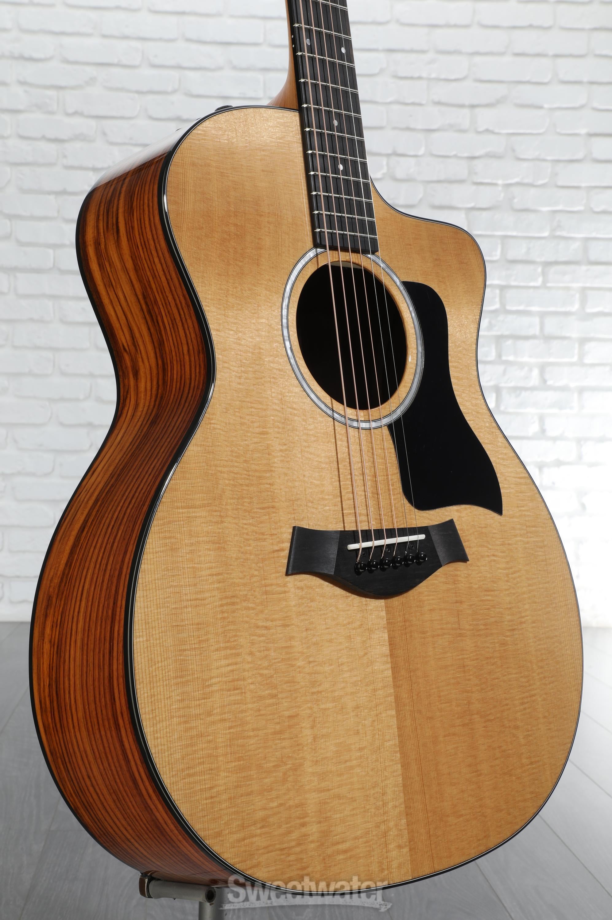 Taylor 214ce Plus Acoustic-electric Guitar - Natural Taylor 214ce Plus Acoustic-electric Guitar - Natural