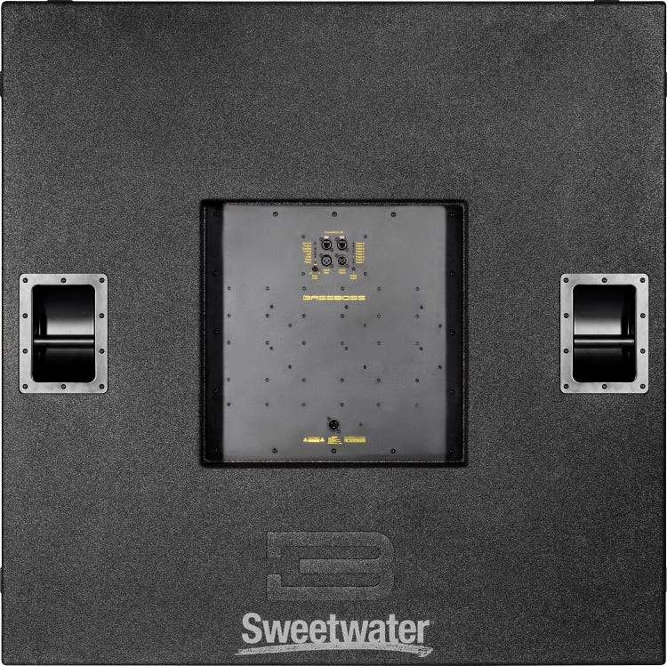 BASSBOSS Krakatoa-MK3 7,500-watt 18-inch Powered Speaker - Textured Black