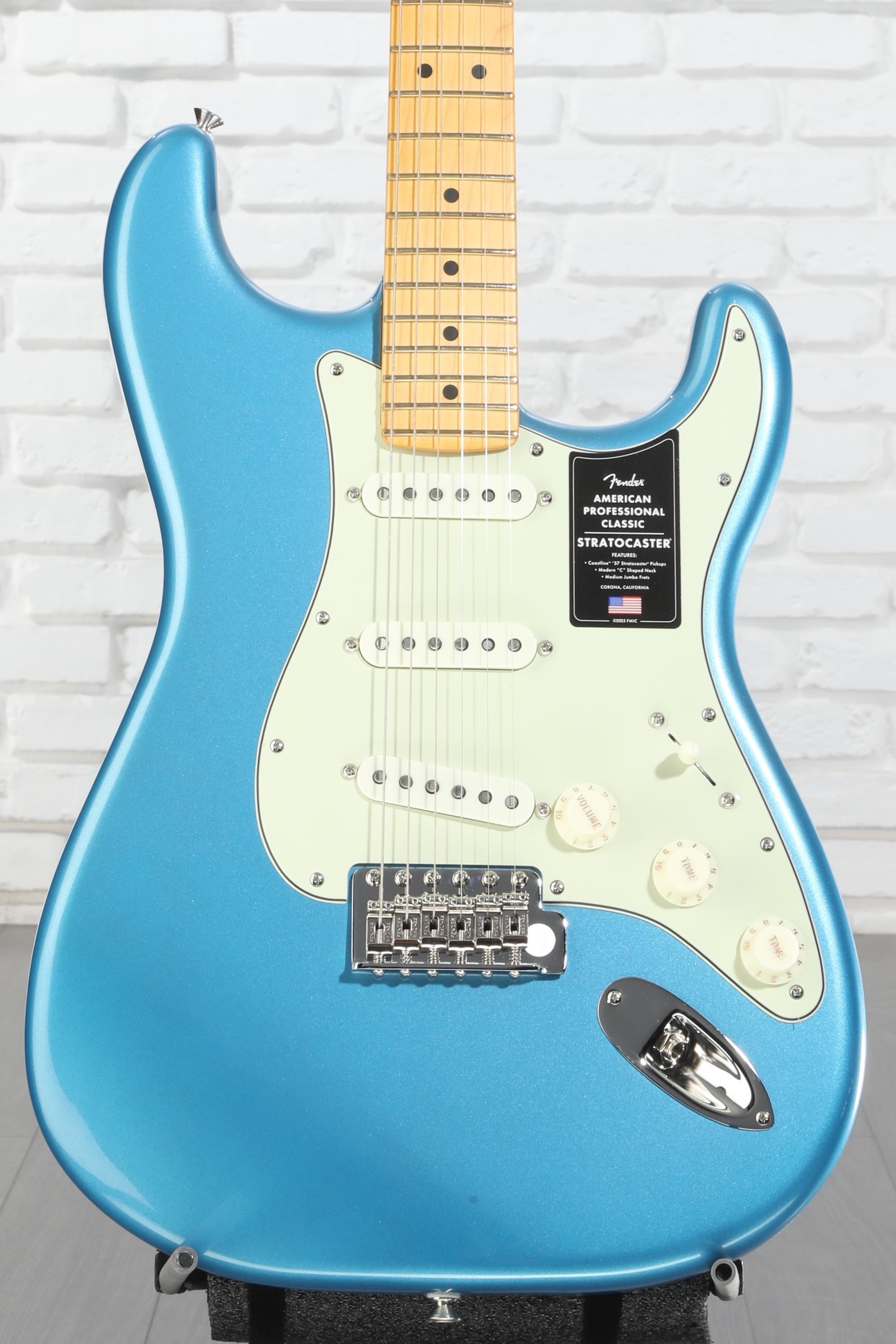 ギター Fender USA American professional ST Fender American Professional Classic Stratocaster Electric Guitar