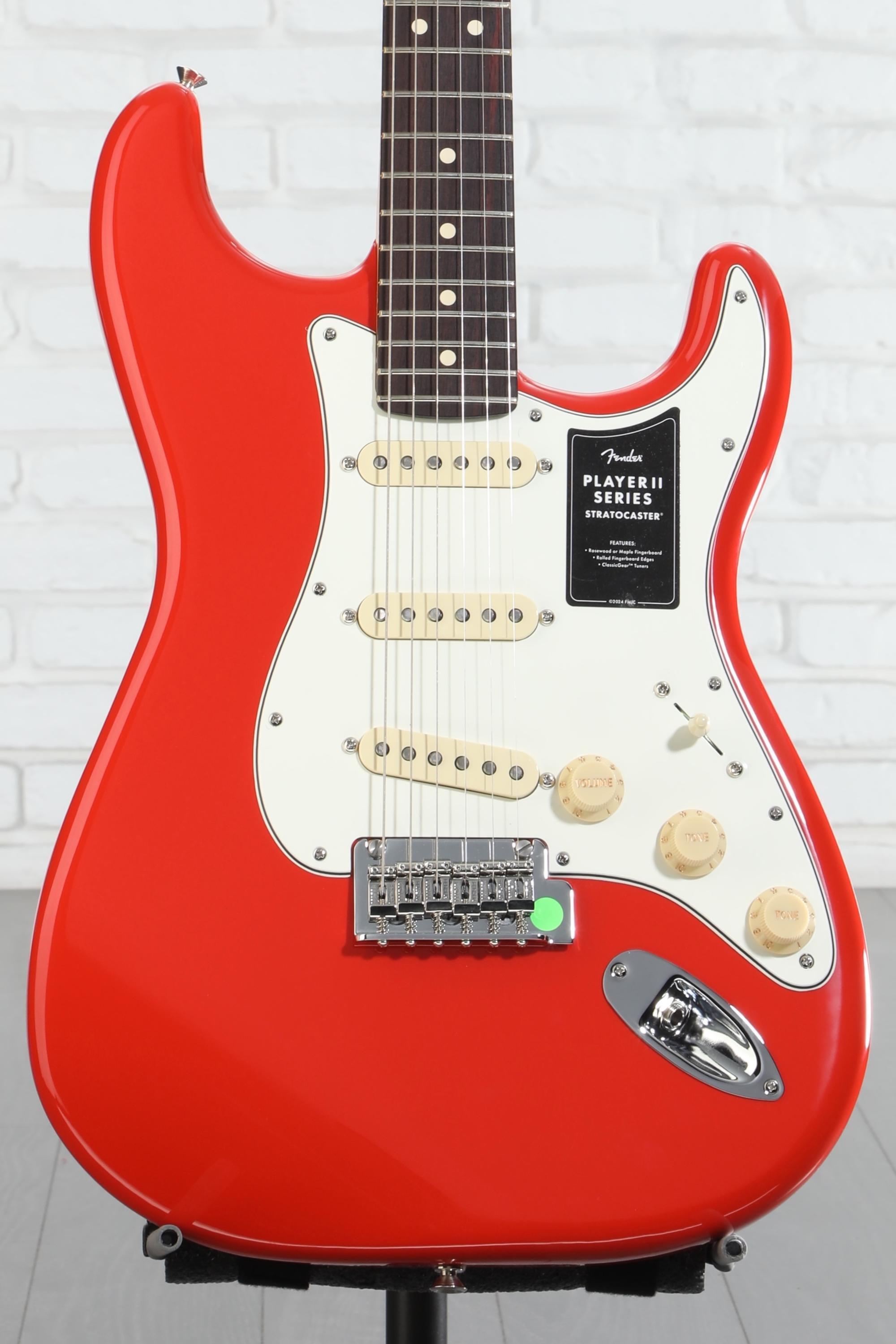 ギター Fender Player II Stratocaster Coral Red Fender Player II Stratocaster, Rosewood FB, Coral Red - Sims Music
