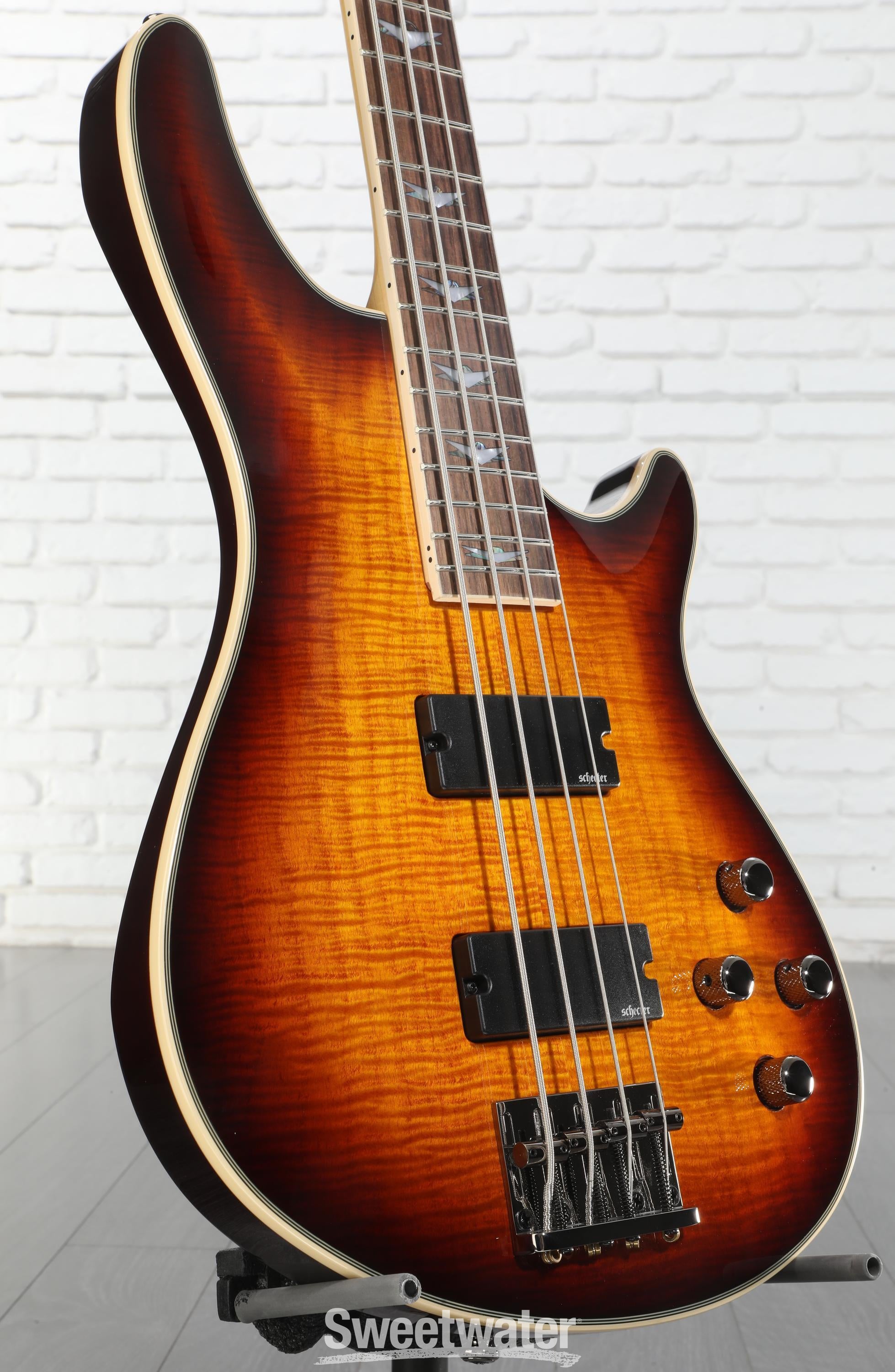 Schecter omen extreme-4 電池 ケース付き Schecter Omen Extreme-4 Bass Guitar - Vintage Sunburst
