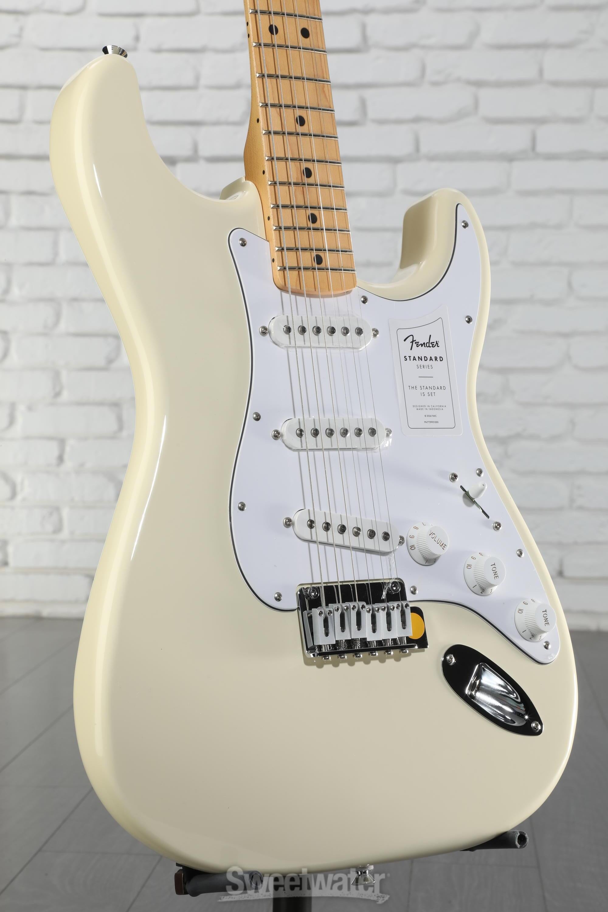 ギター Fender Standard Stratocaster UG White ギター Fender Standard Stratocaster UG White Amazon.com