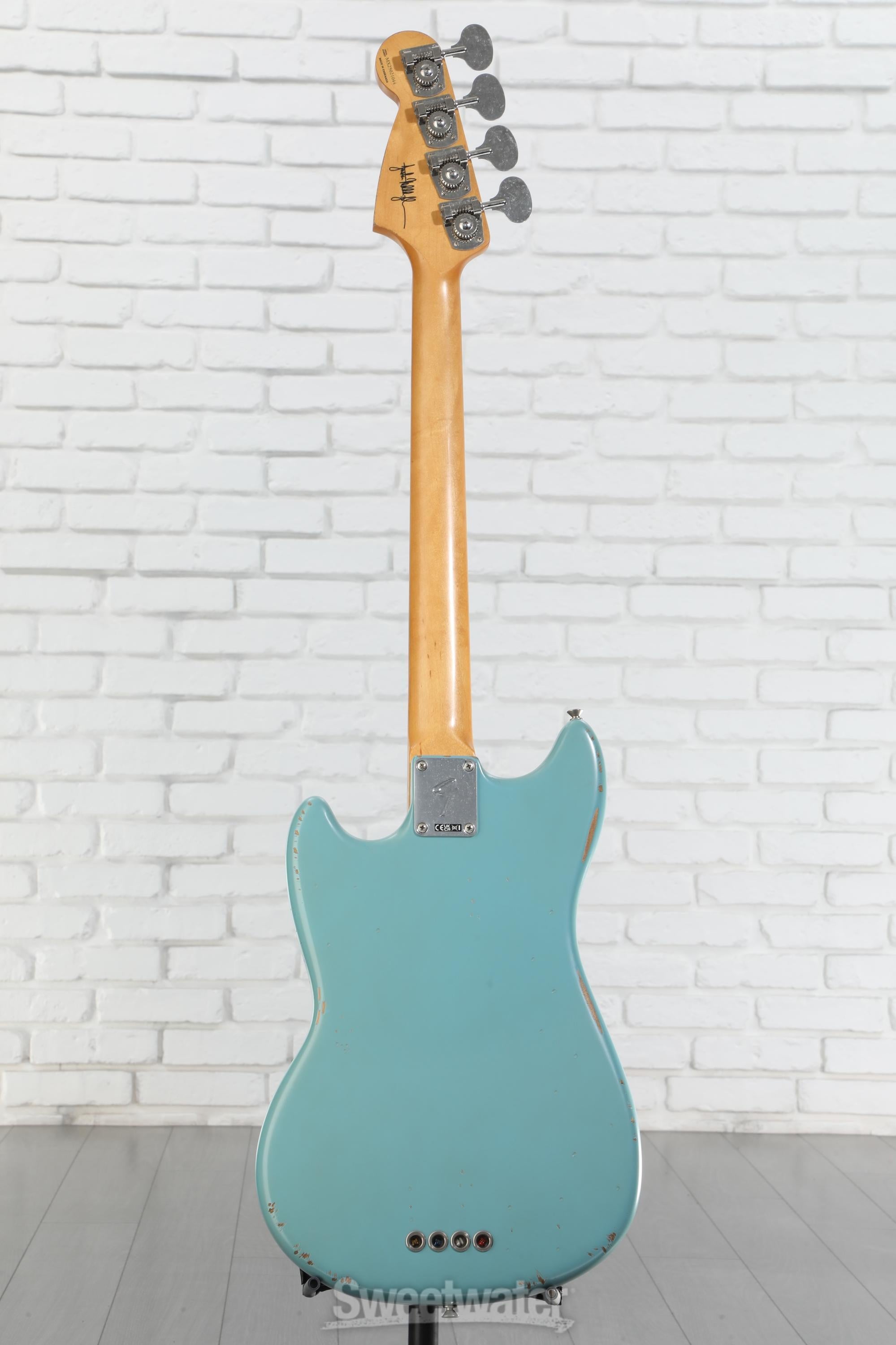【最終値下げ】Fender JMJ Mustang Bass ラッカー仕様 Fender JMJ Road Worn Mustang Bass - Black | Sweetwater