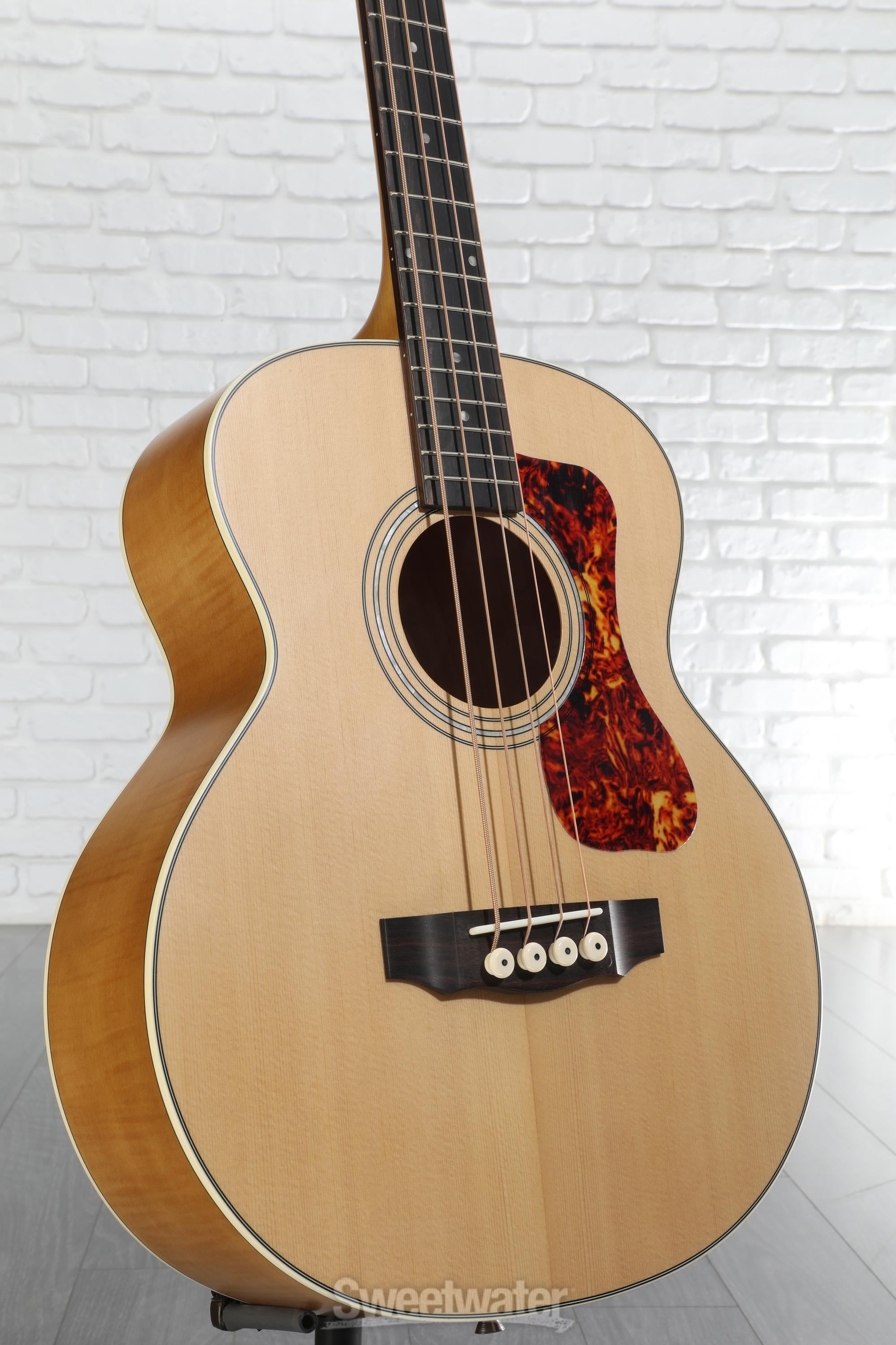 Guild Jumbo Junior Flamed Maple Acoustic-electric Bass