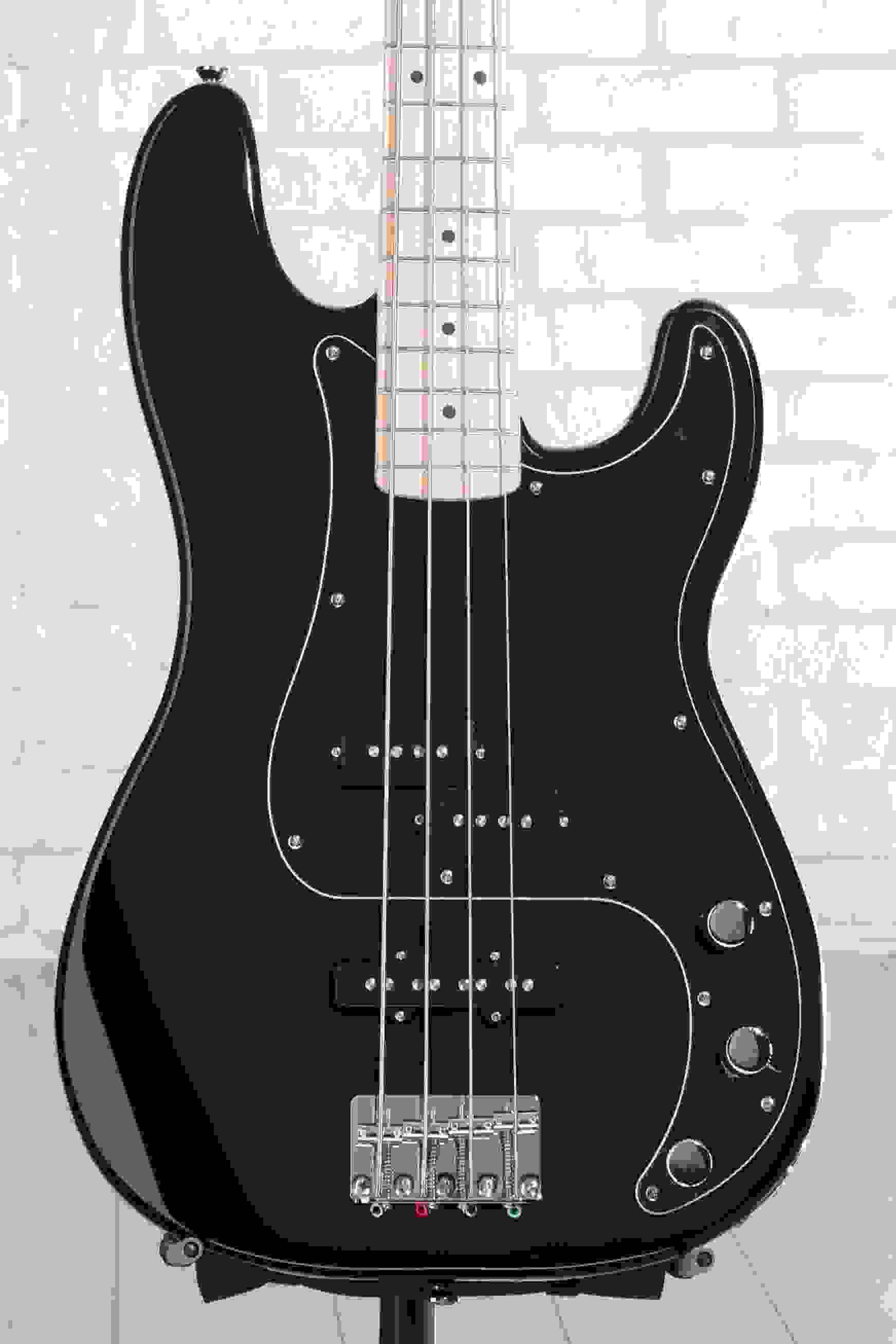 Squier Affinity Series Precision Bass Black with Maple Fingerboard