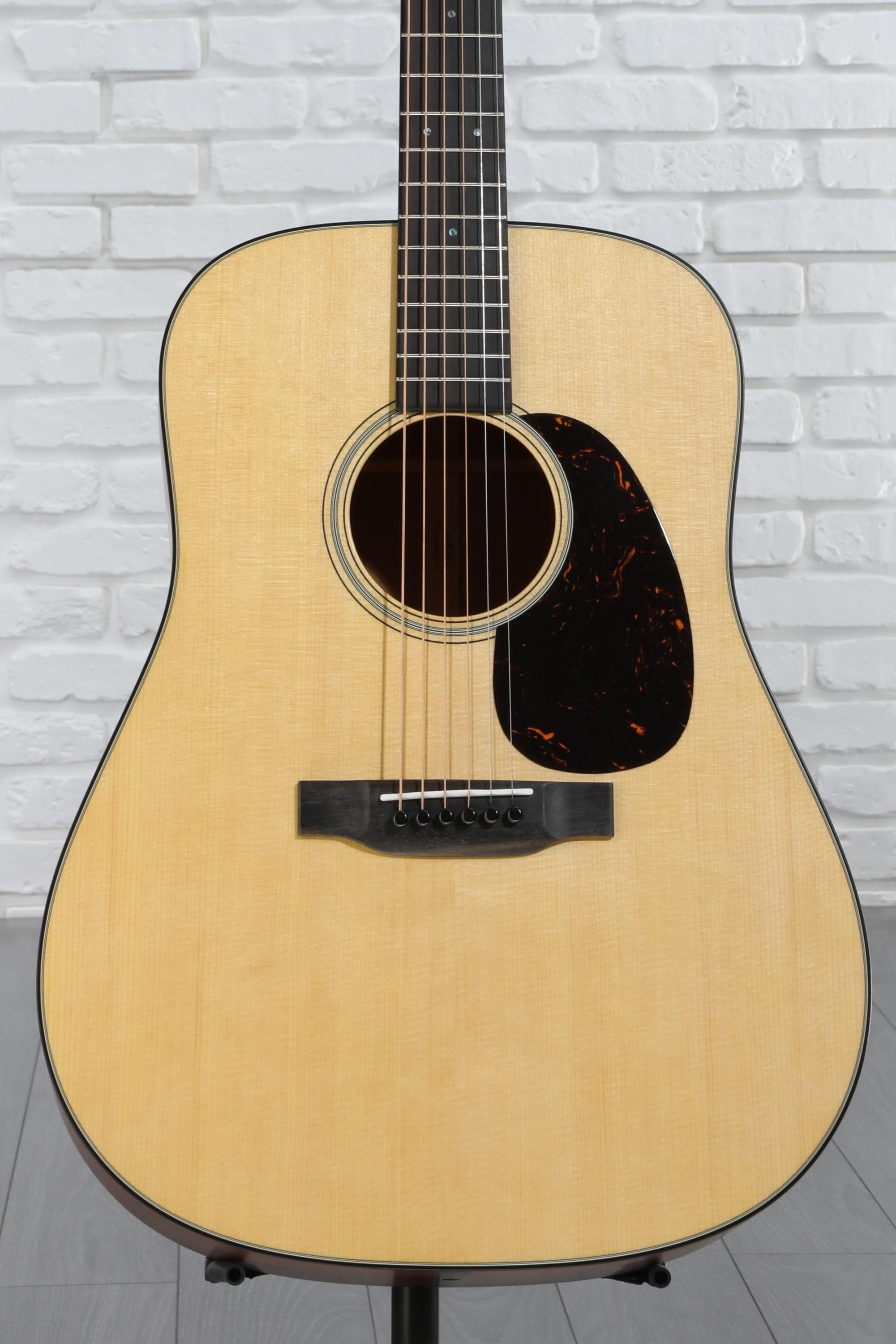 美品　Martin D-18V Amazon.com: Martin D-18 Street Legend Standard Series