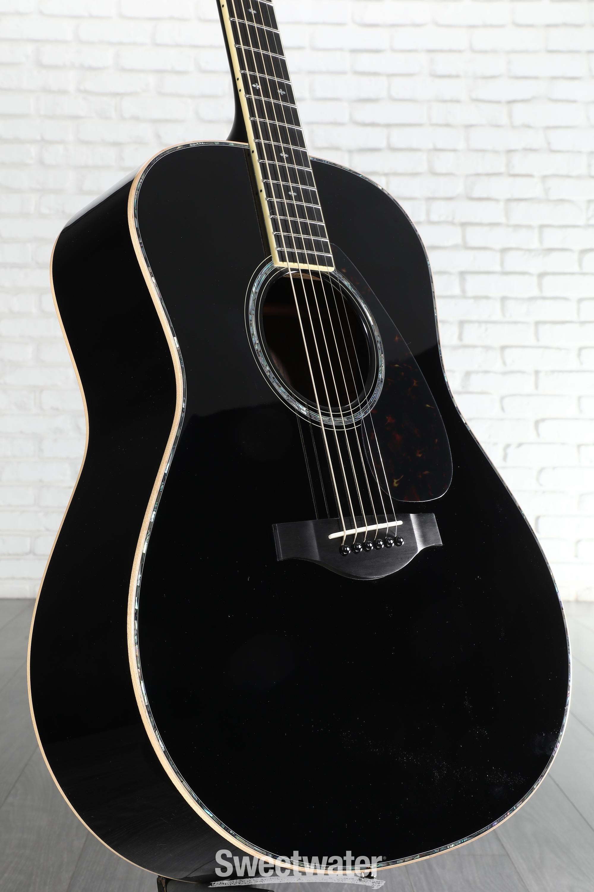 Yamaha LL16D ARE Original Jumbo Acoustic-electric Guitar - Black