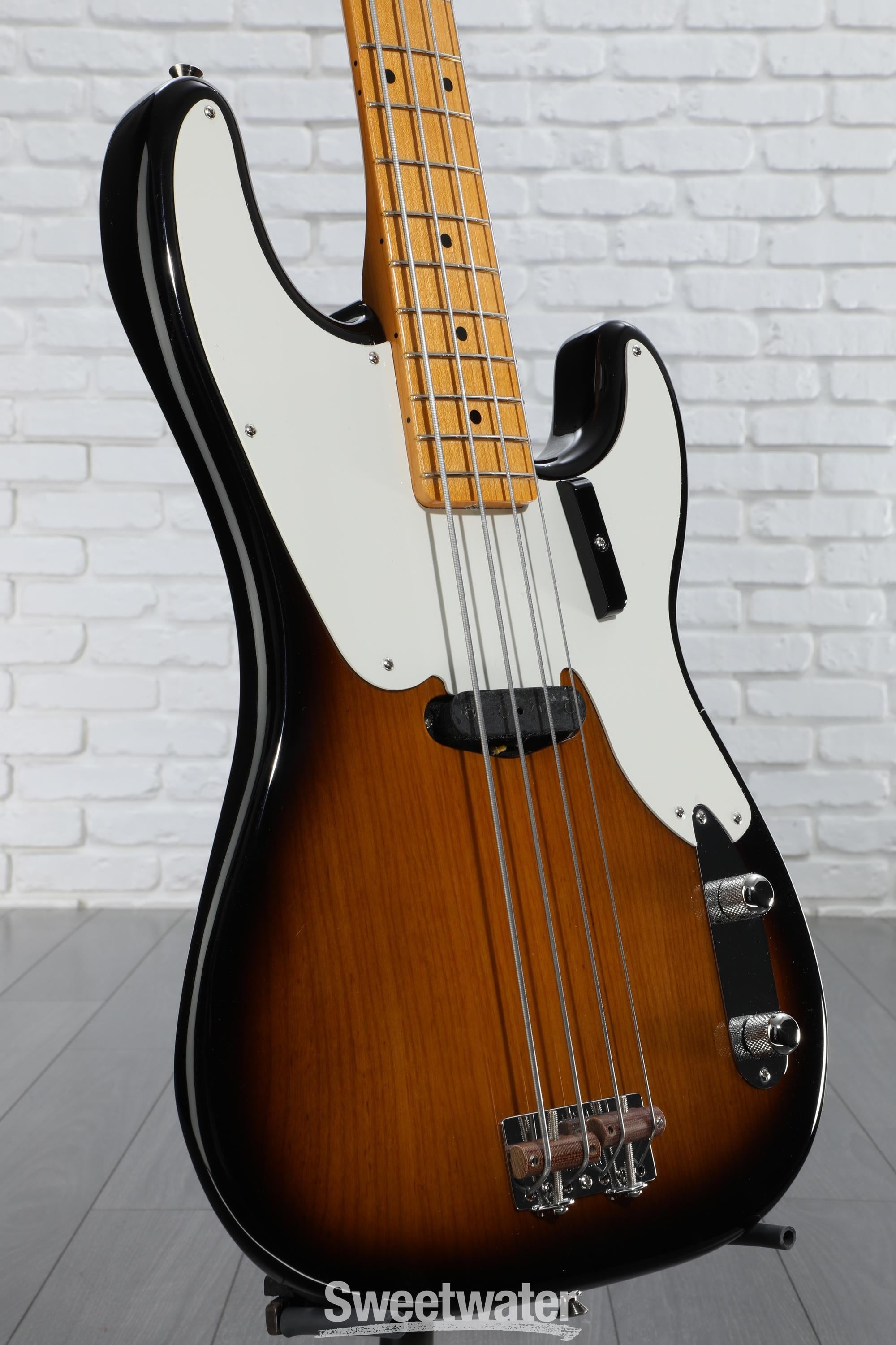 Fender American Vintage II 1954 Precision Bass - 2-tone