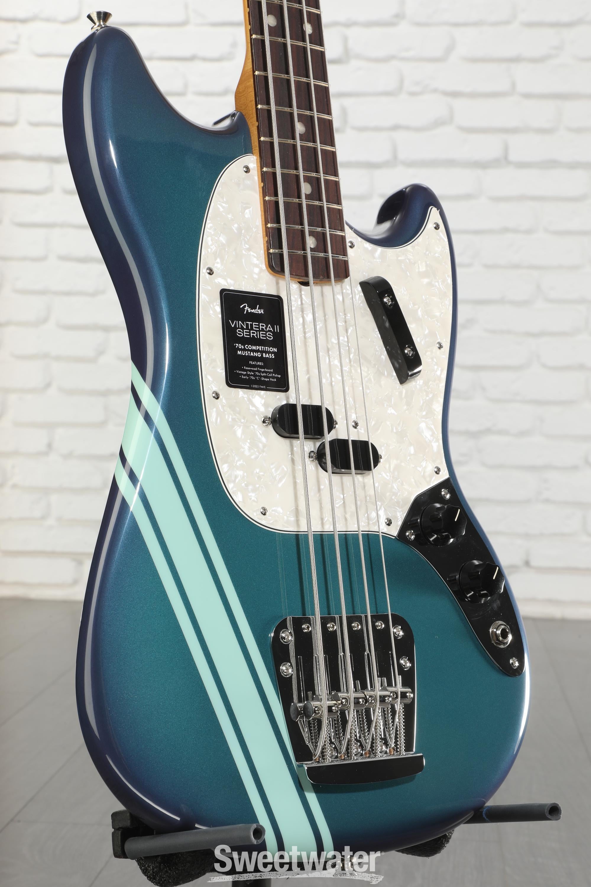 Fender Vintera II '70s Mustang Bass - Competition Burgundy with