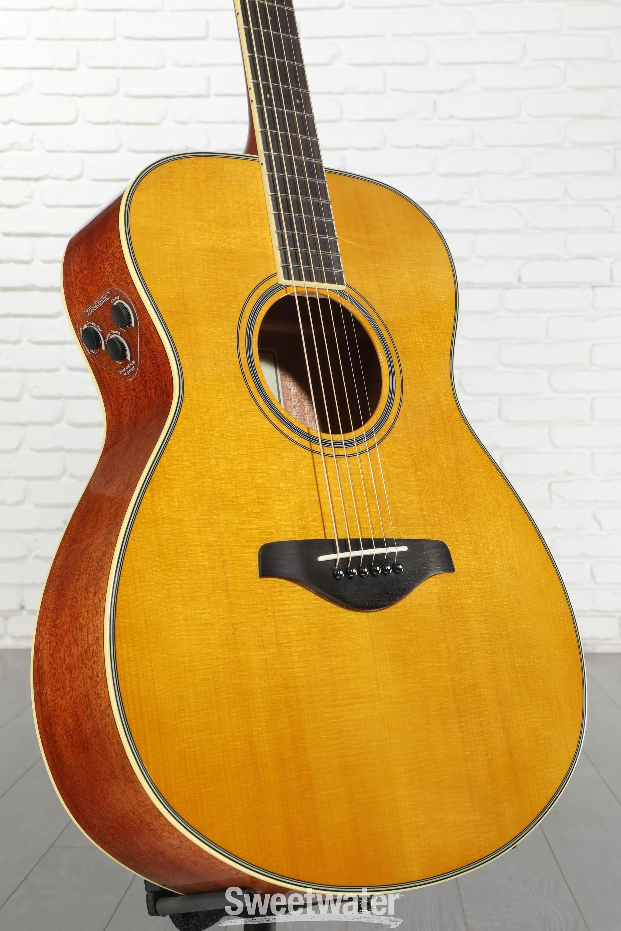 ギター YAMAHA FS-TA Yamaha FS-TA TransAcoustic Concert Acoustic-electric Guitar - Ruby