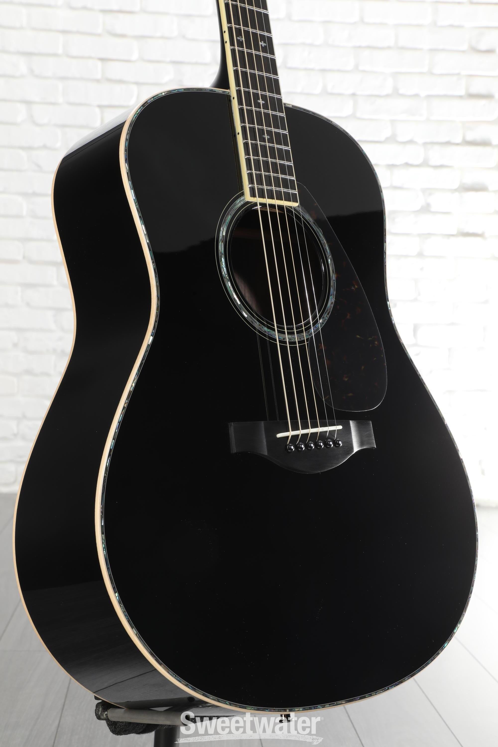 Yamaha LL16D ARE Original Jumbo Acoustic-electric Guitar - Black