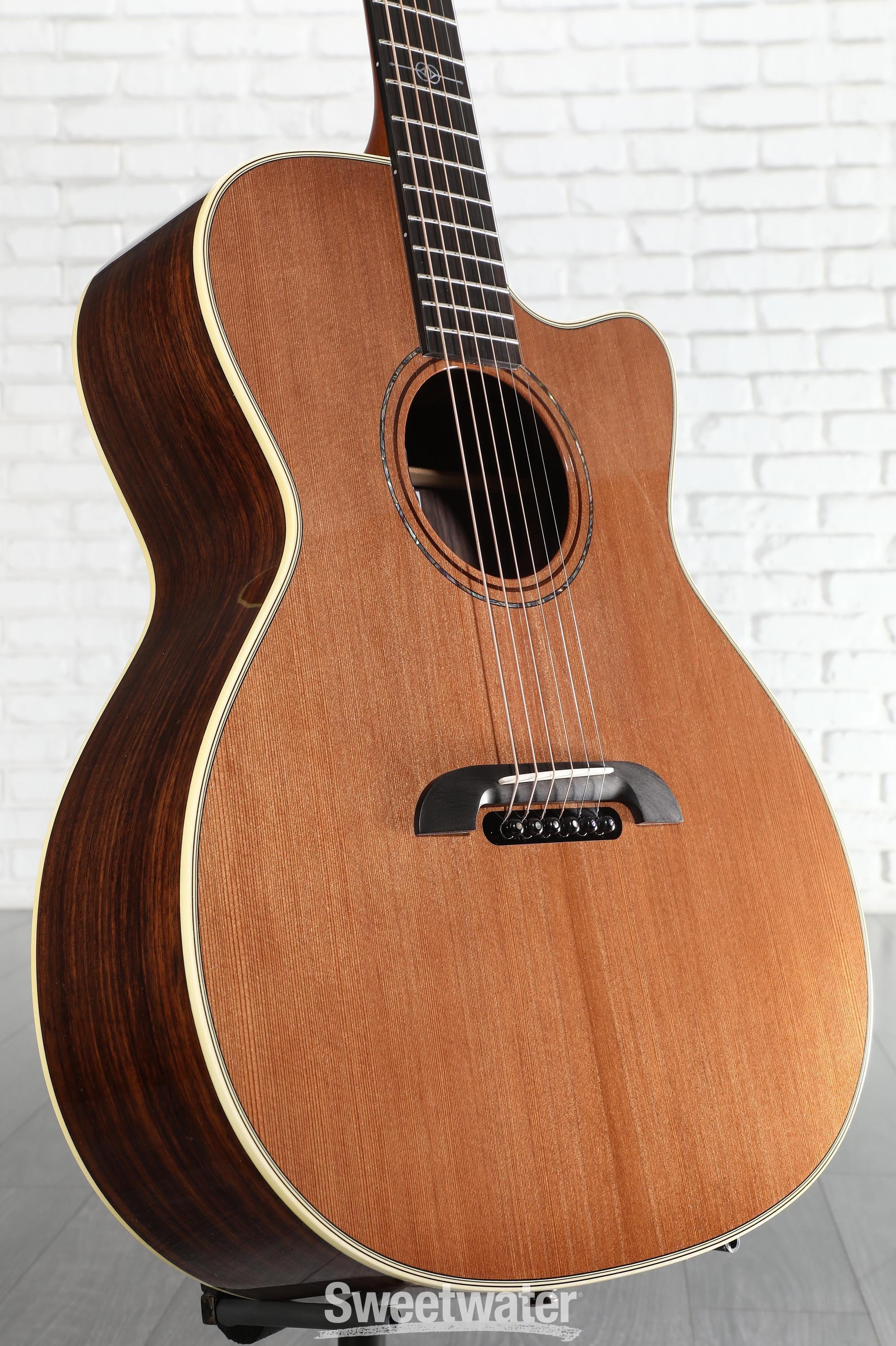 Photo of Alvarez Yairi GYM74ce Masterworks Series Acoustic-electric Guitar - Natural