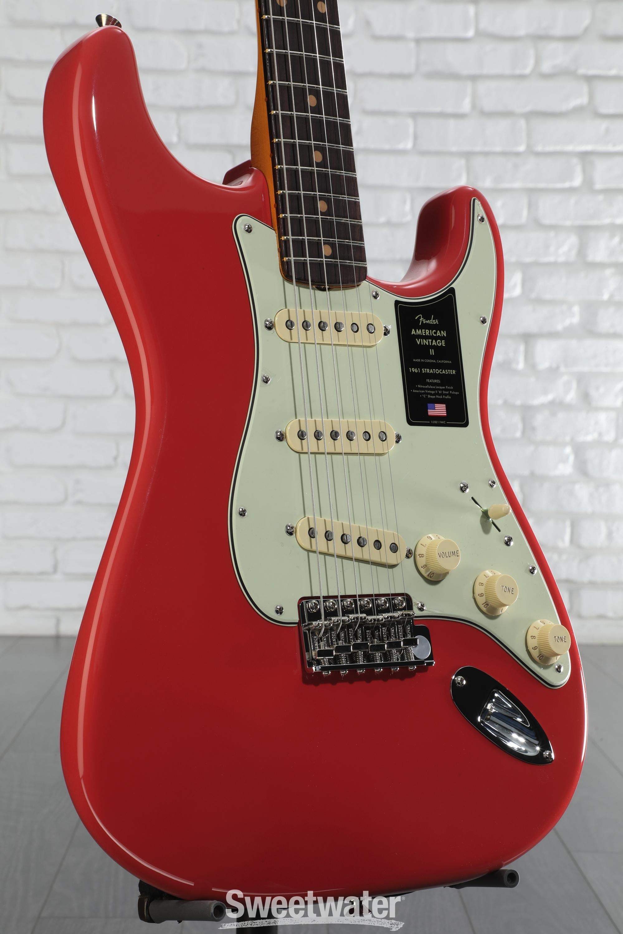 American vintageストラトキャスター/fiesta red 最終 Fender American Vintage II 1961 Stratocaster Electric Guitar