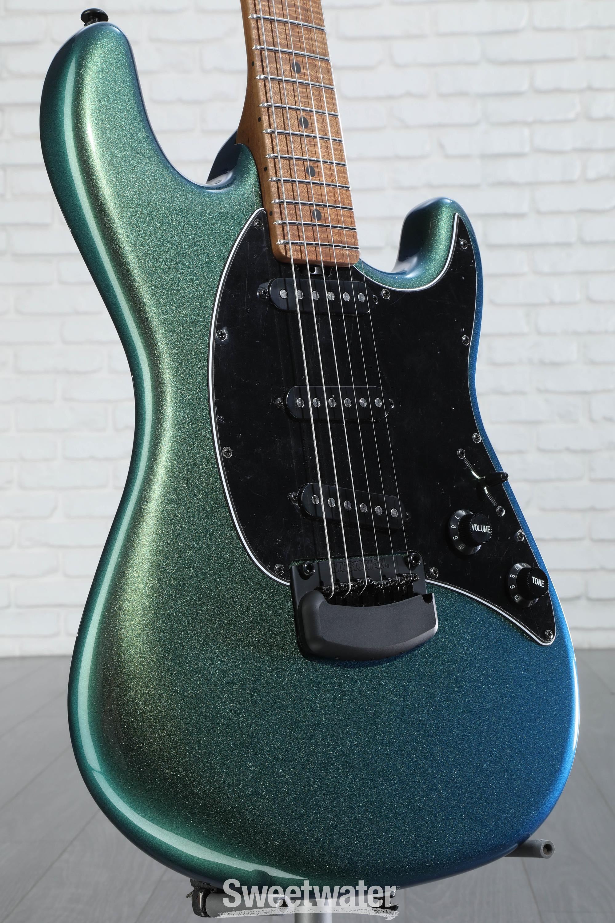 期間限定！MUSIC MAN Cutlass HT SSS ほぼ新品 Ernie Ball Music Man Cutlass HT SSS Electric Guitar - Emerald Iris