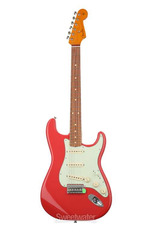 Fender Classic Series '60s Stratocaster Lacquer - Fiesta Red