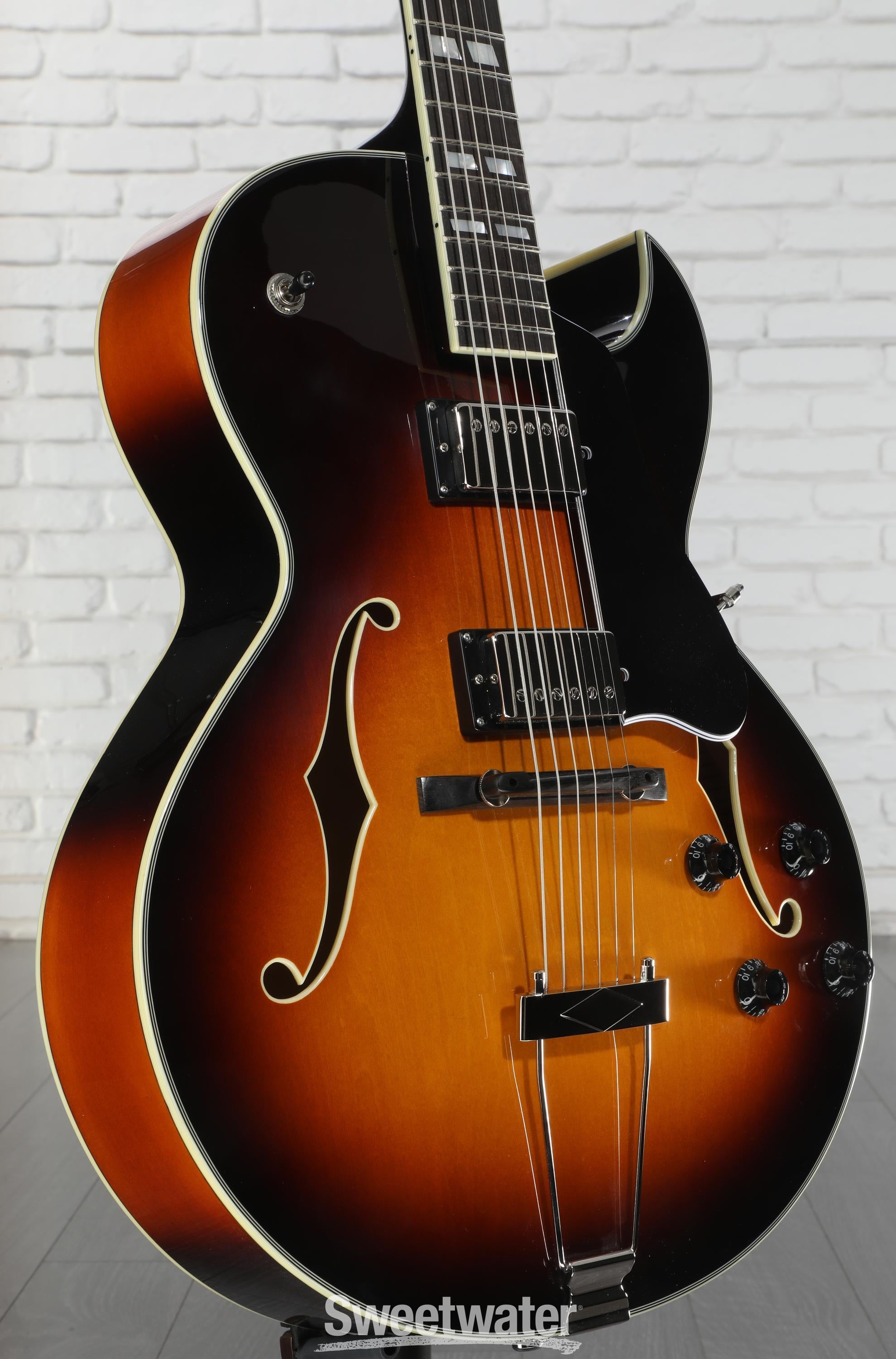 Eastman Guitars AR372CE Archtop Hollowbody Electric Guitar