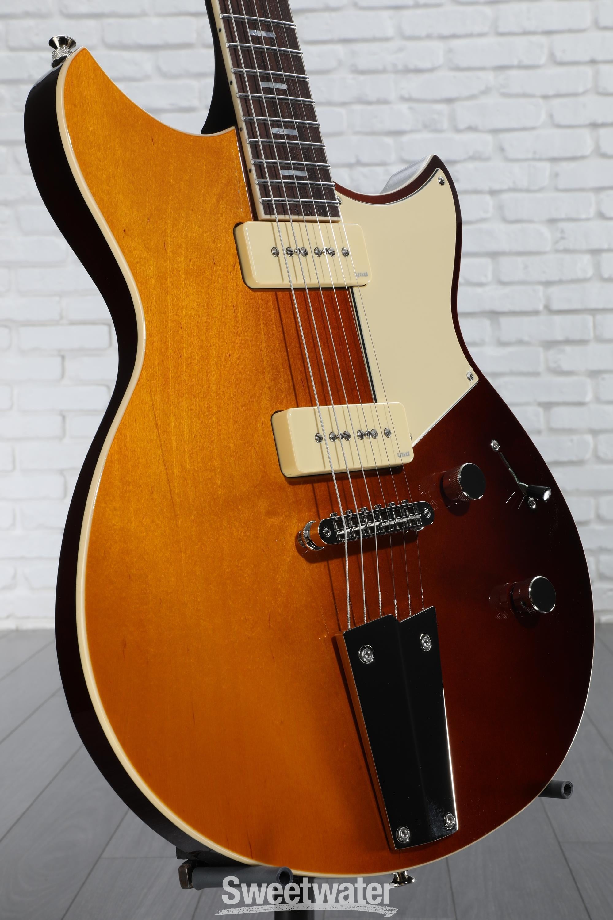ギター YAMAHA REVSTAR RSS02T (Sunset Burst) Yamaha Revstar Standard RSS02T Electric Guitar - Sunset